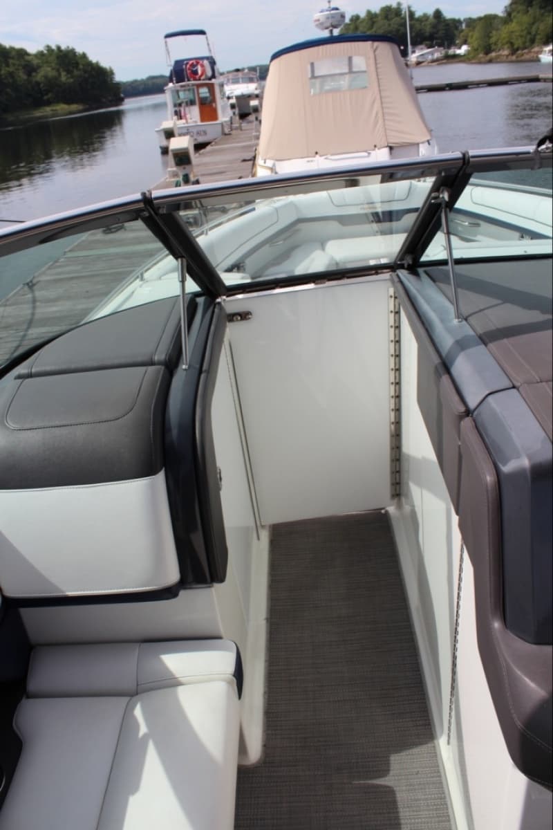 2017 Formula 330 Crossover Bowrider - Photo 41