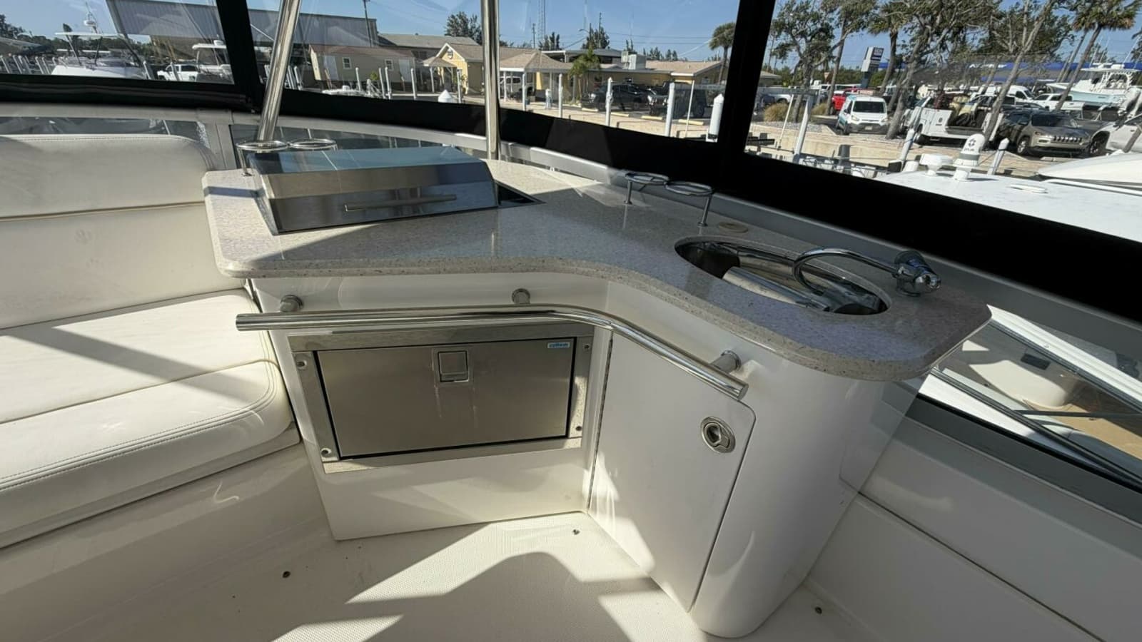 2008 Sea Ray 47 Sedan Bridge - Photo 12