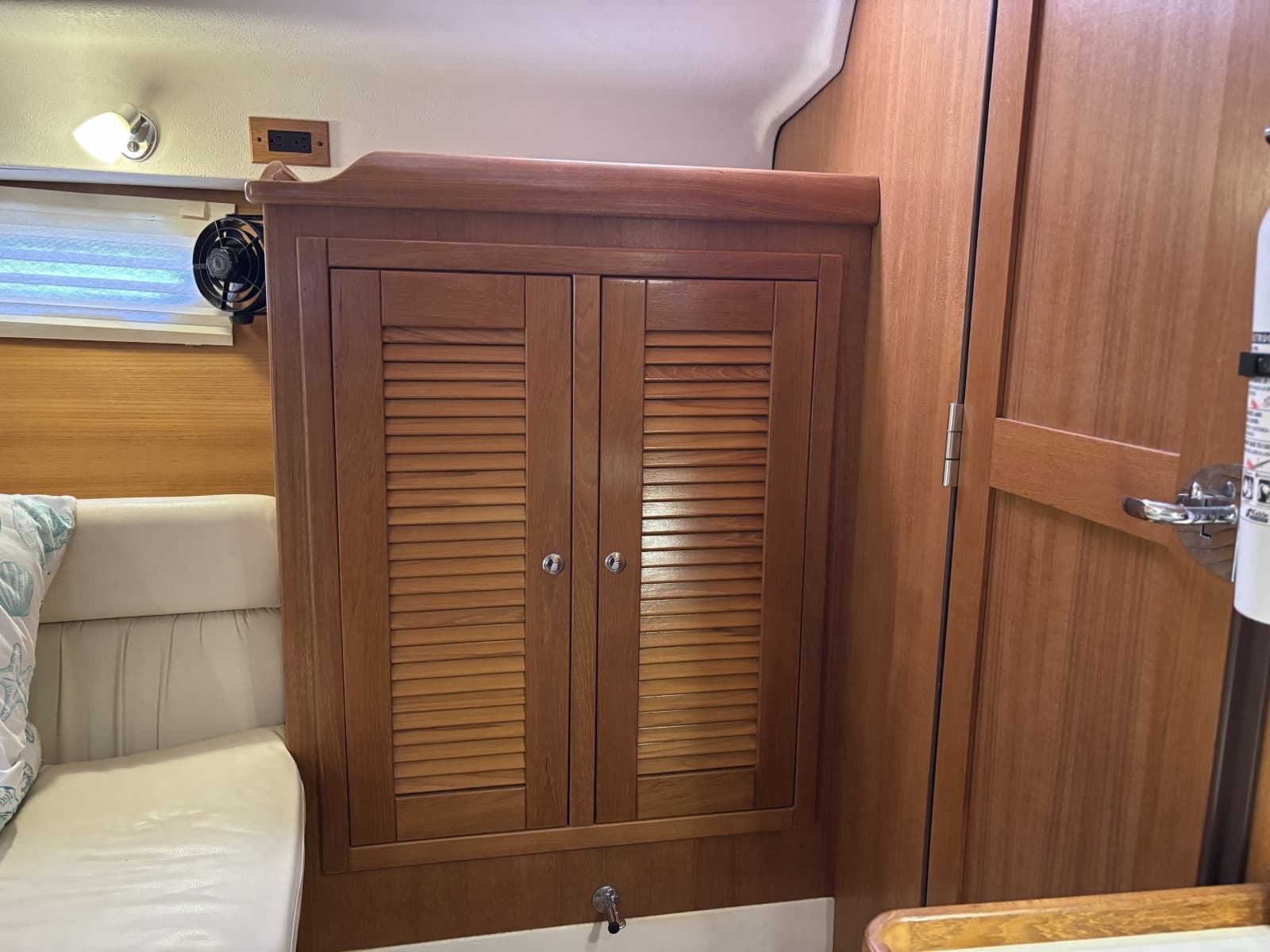 2007 Catalina 387 - Photo 42