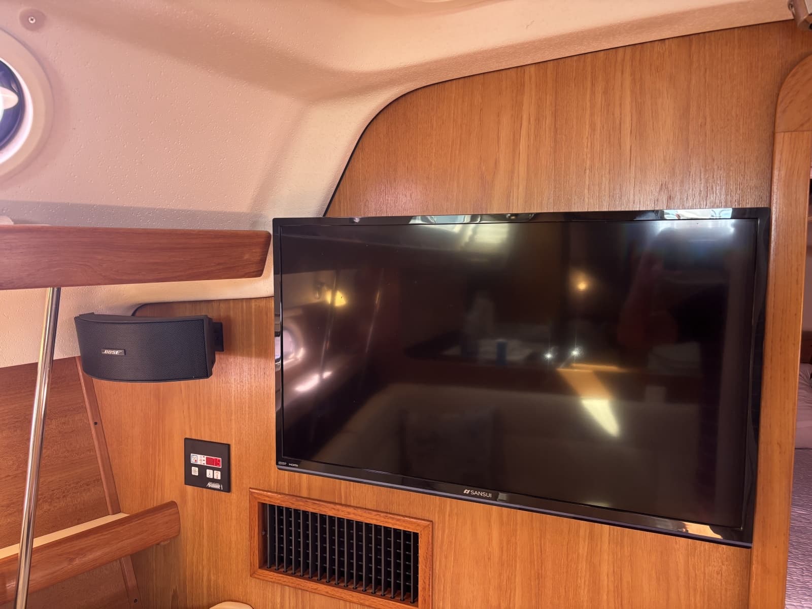 2007 Catalina 387 - Photo 24