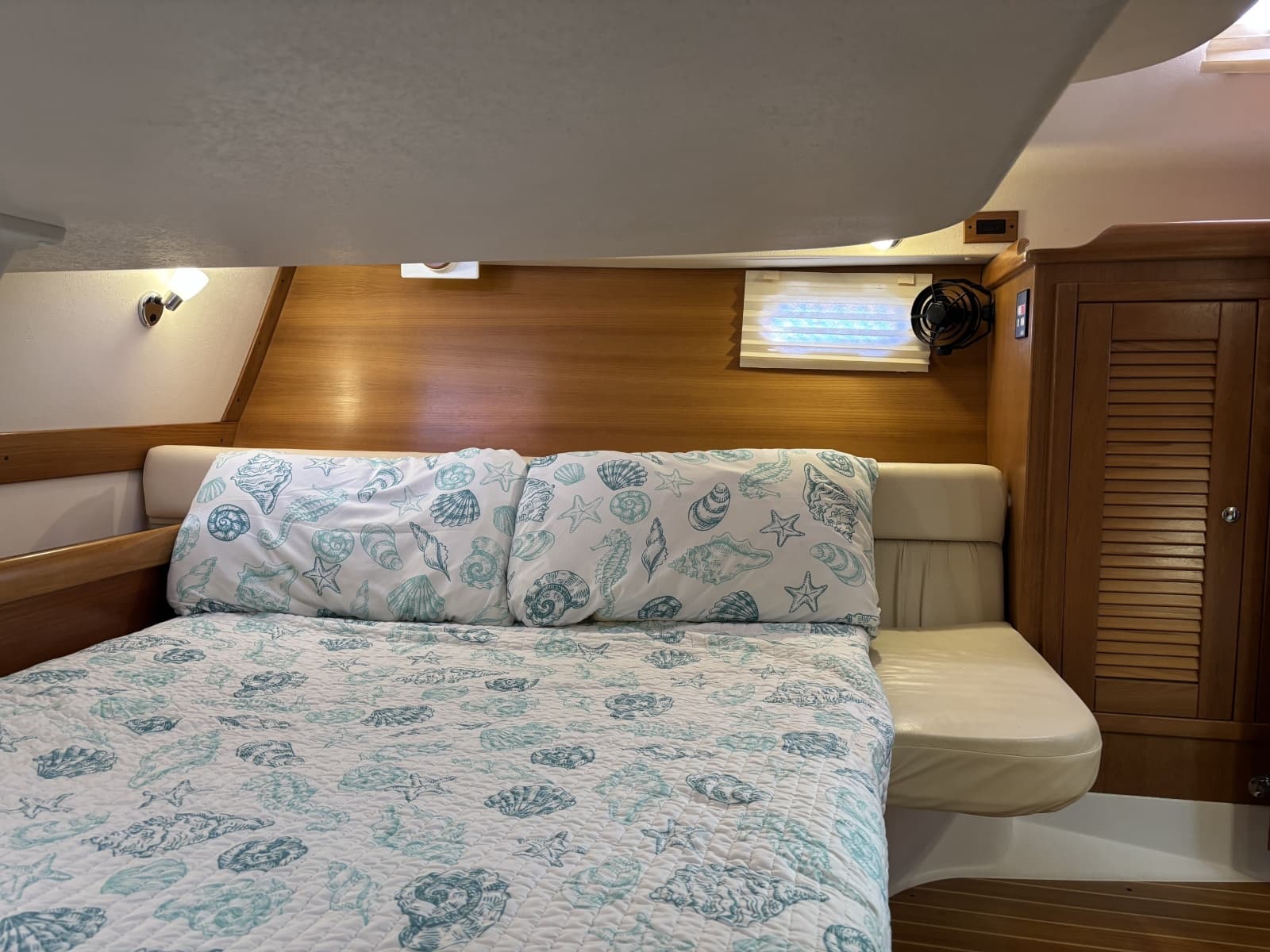 2007 Catalina 387 - Photo 39