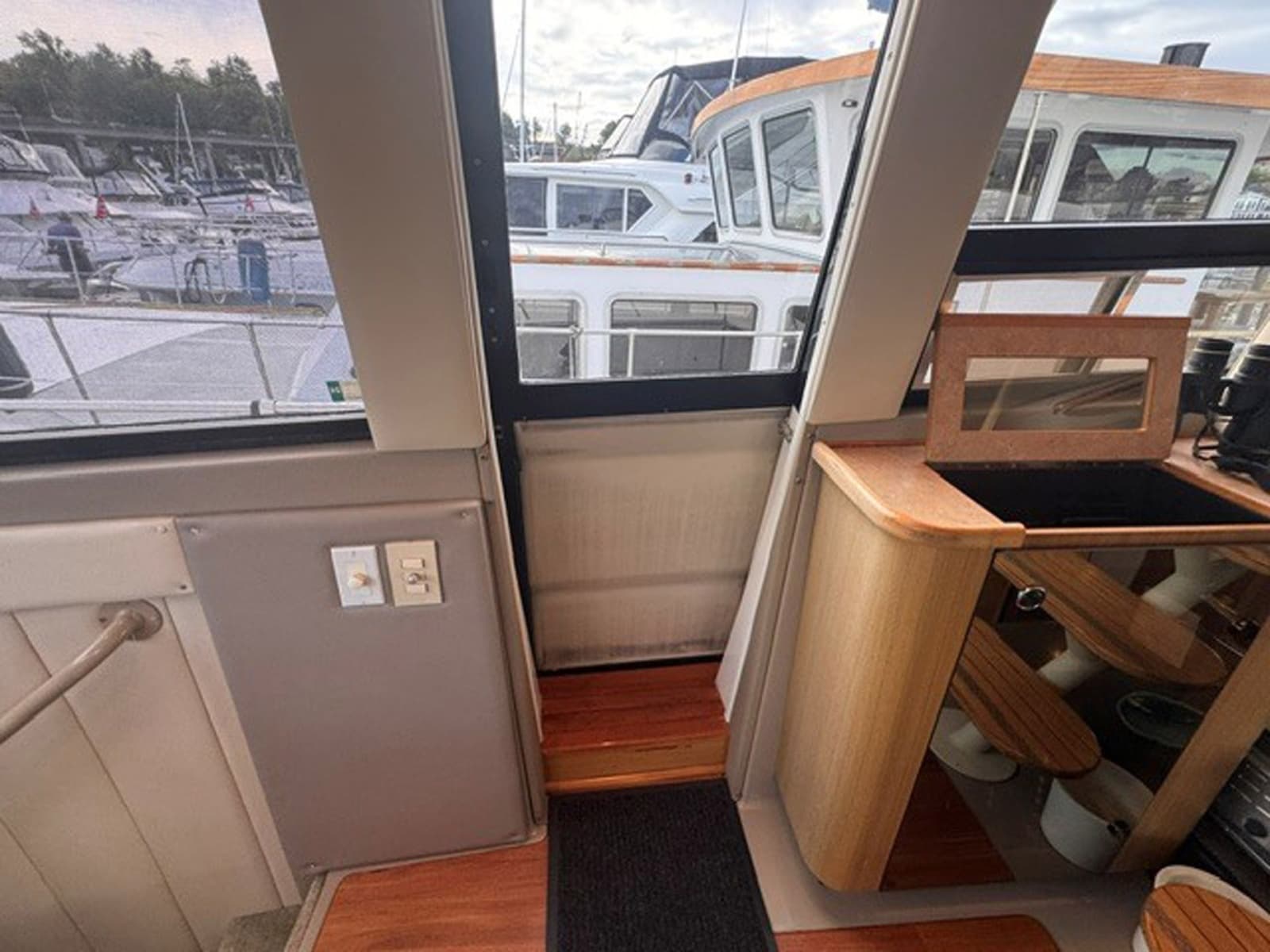 2000 Bayliner 5288 Pilot House Motoryacht - Photo 15