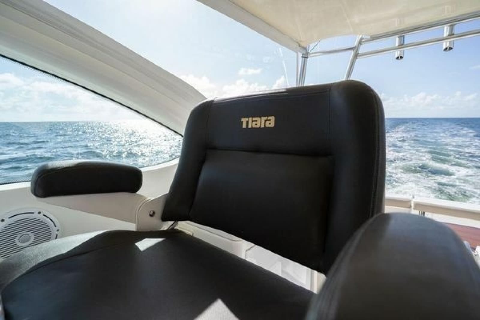 2005 Tiara Yachts 4200 Open - Photo 18