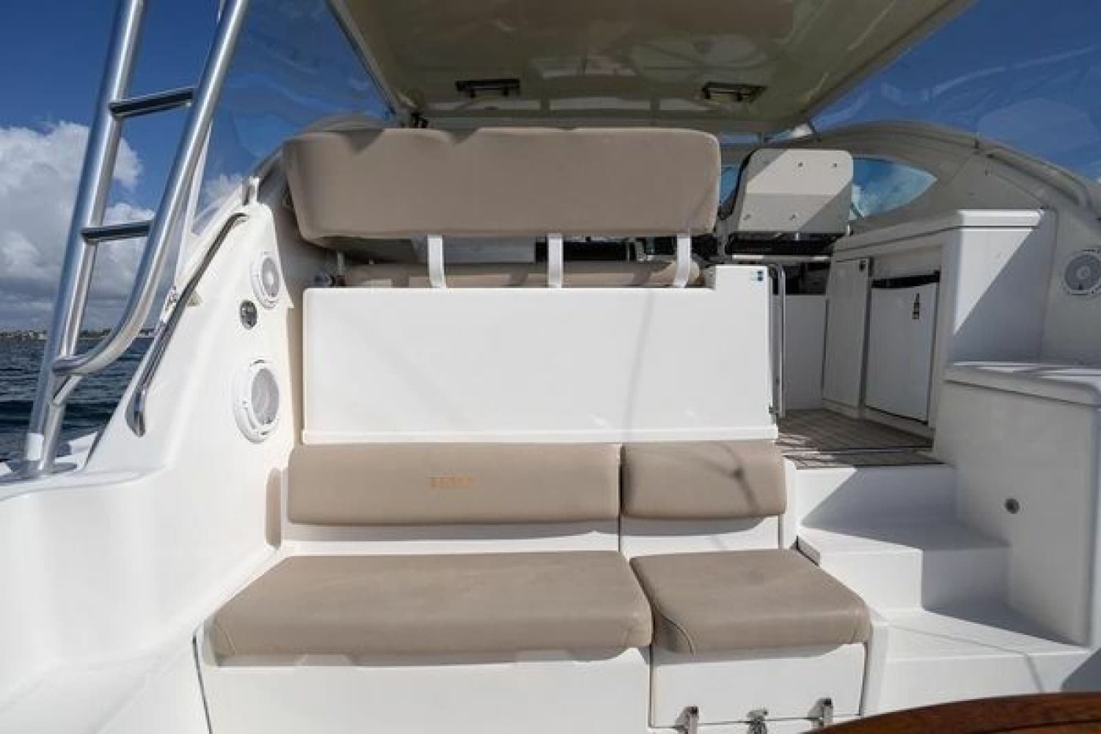 2005 Tiara Yachts 4200 Open - Photo 11