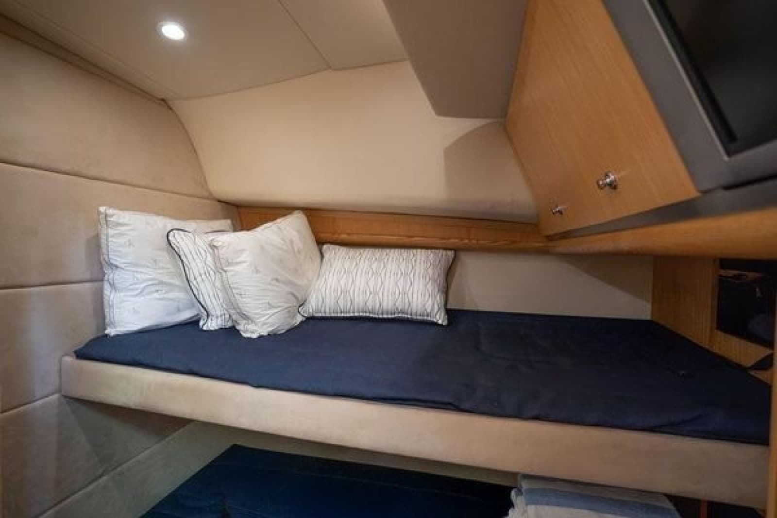2005 Tiara Yachts 4200 Open - Photo 27