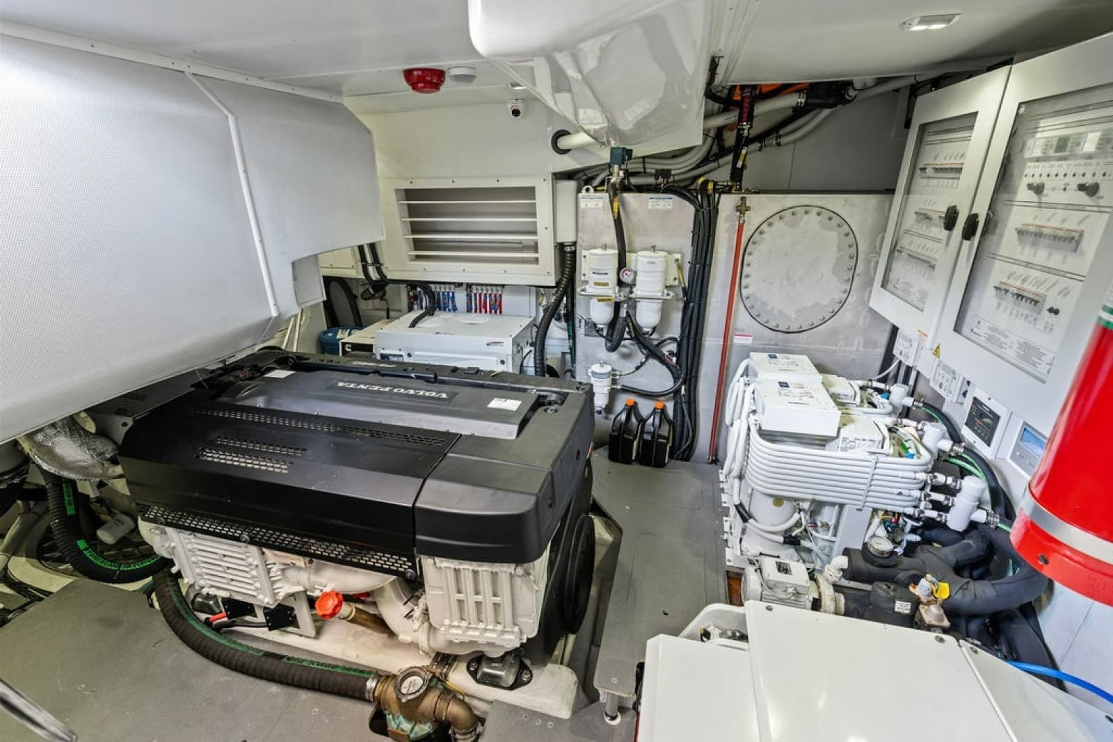 2023 Absolute Navetta 64 - Photo 108