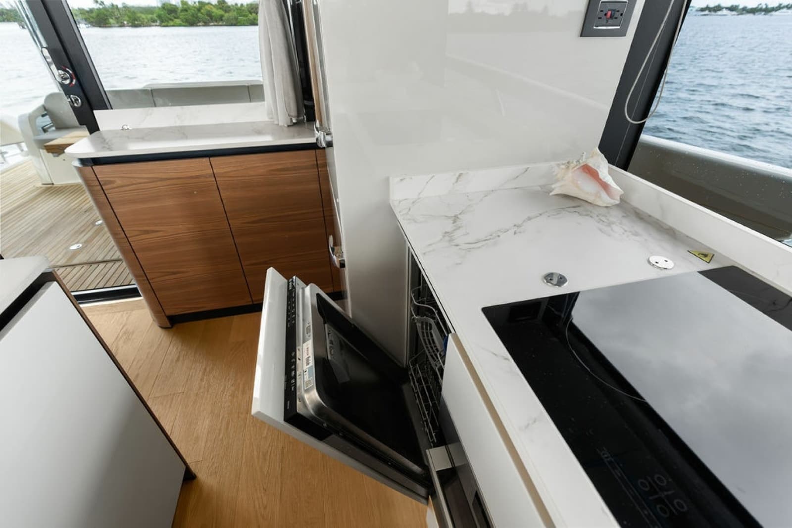 2023 Absolute Navetta 64 - Photo 63