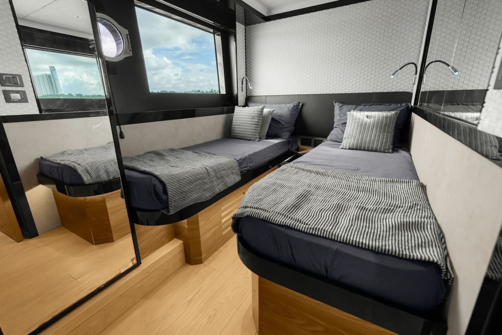 2023 Absolute Navetta 64 - Photo 91