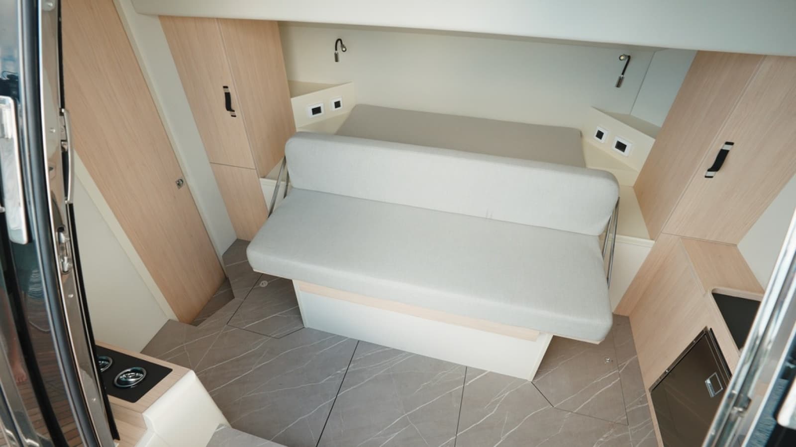 2023 Absolute Navetta 64 - Photo 95