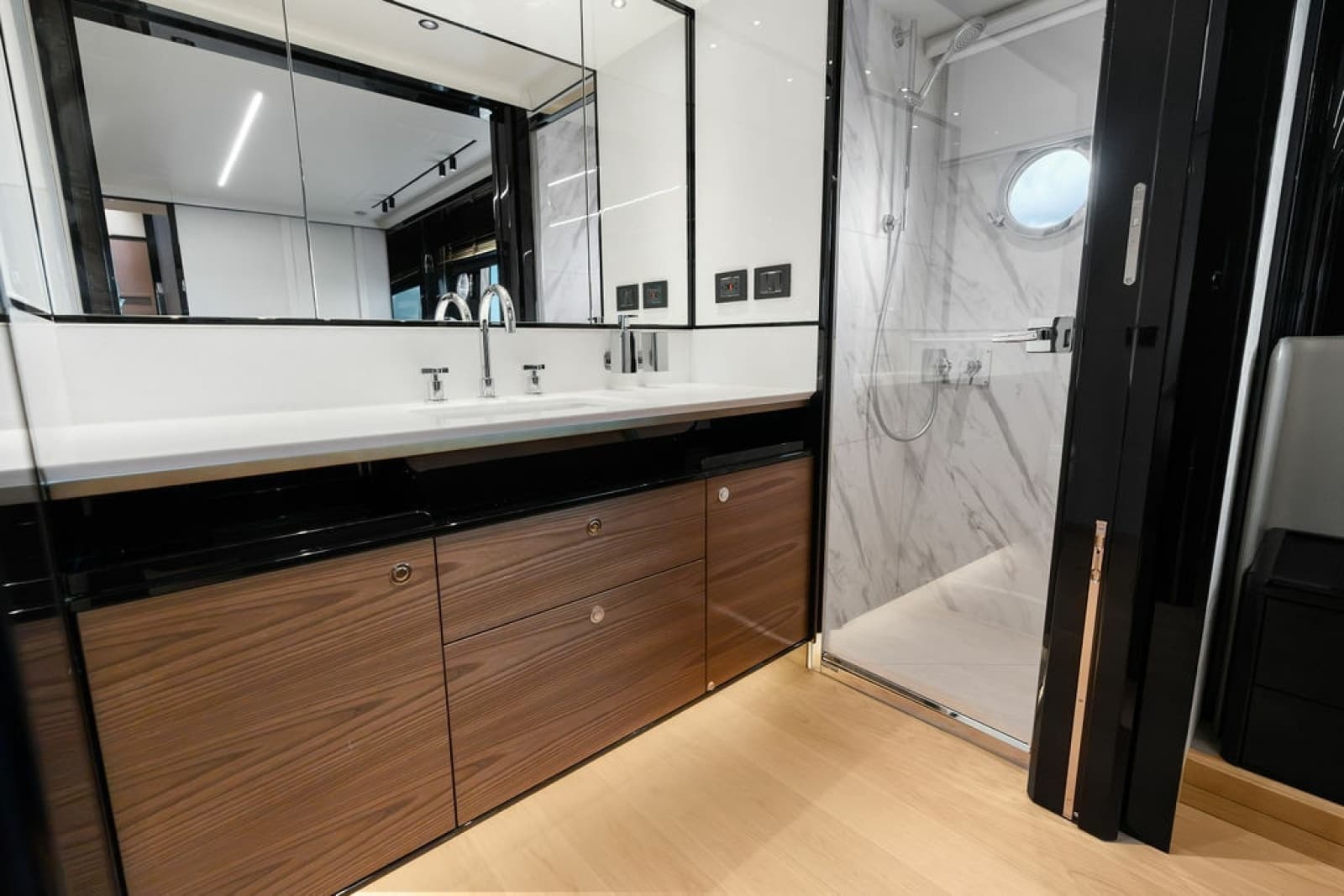 2023 Absolute Navetta 64 - Photo 87