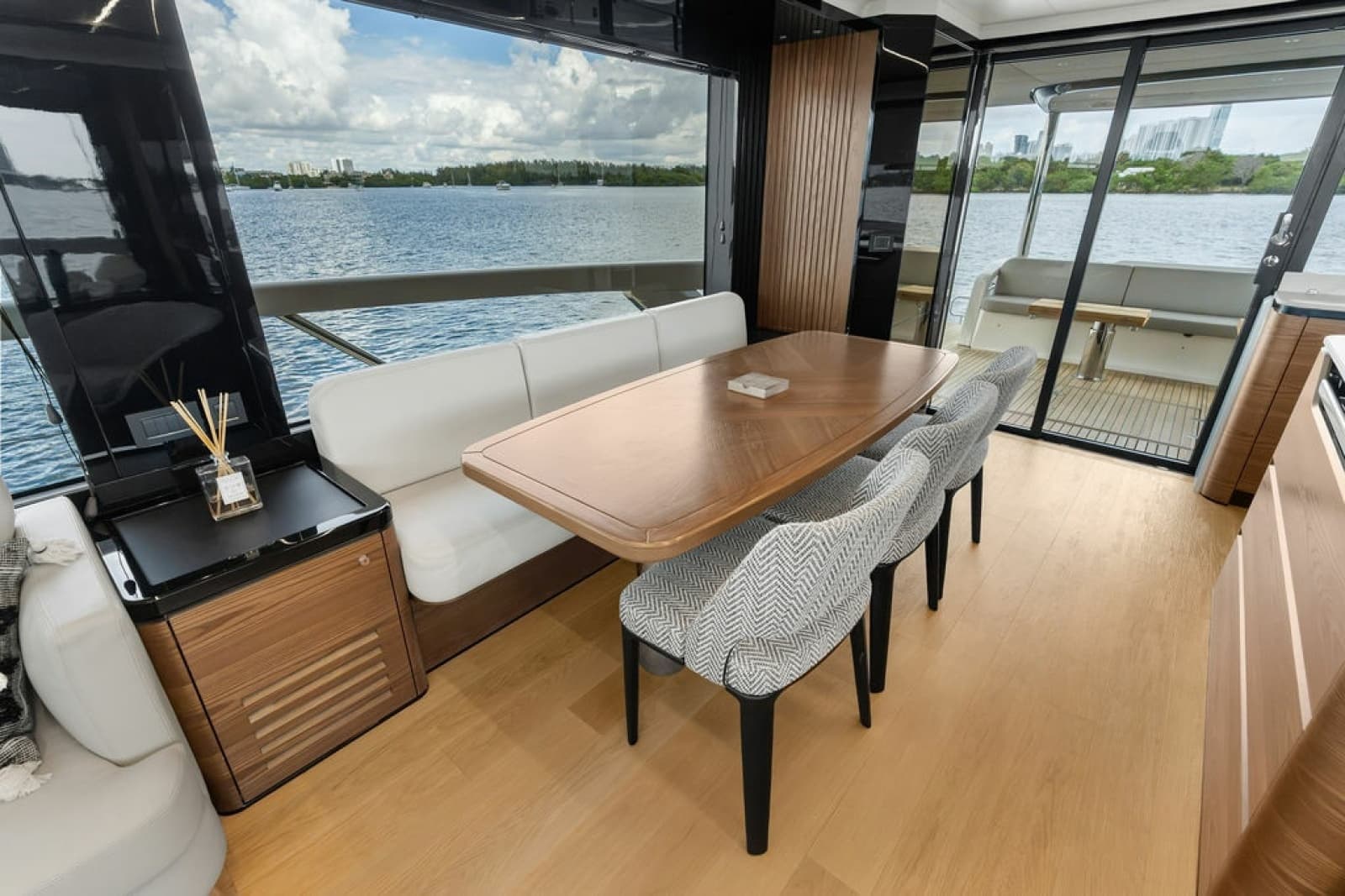 2023 Absolute Navetta 64 - Photo 58