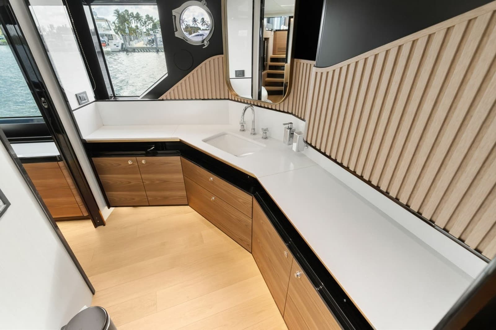 2023 Absolute Navetta 64 - Photo 81