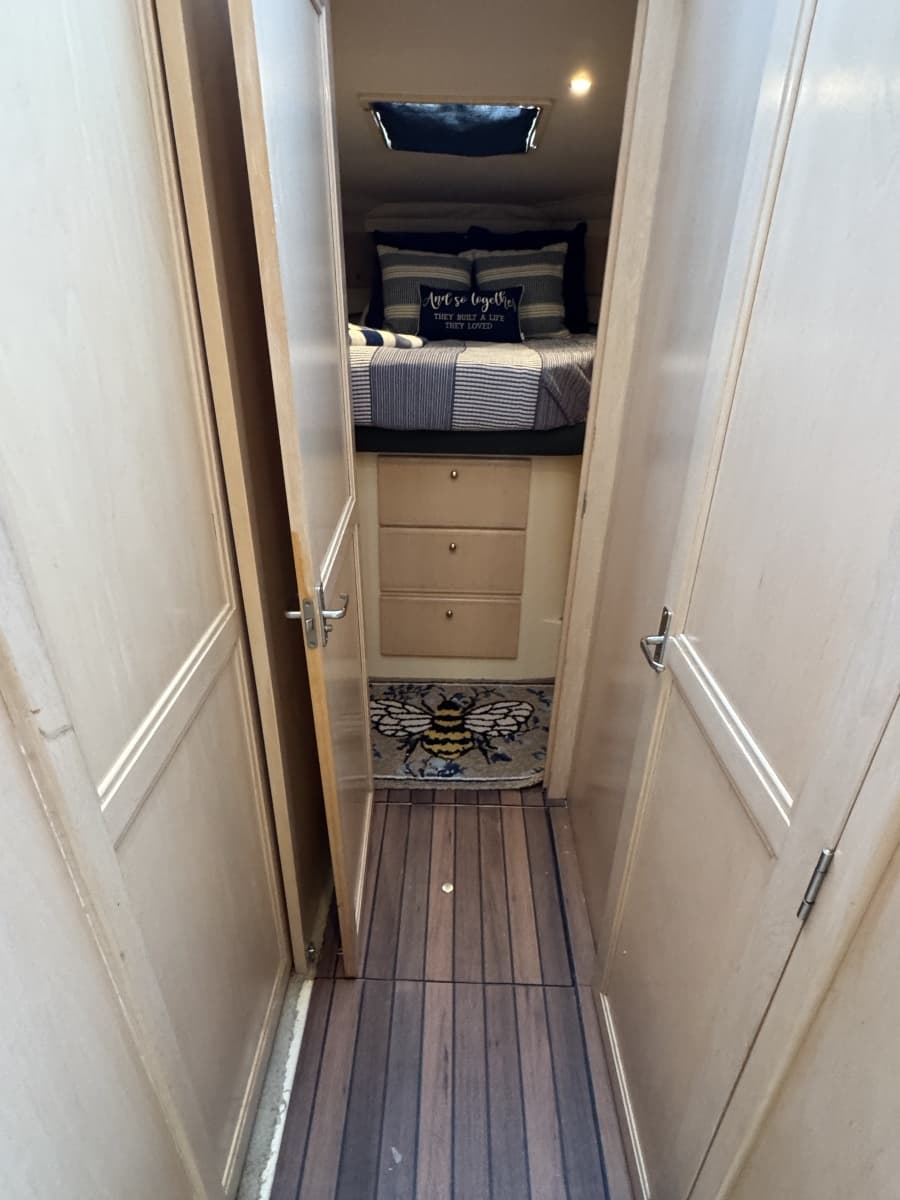 1999 Carver 370 Voyager - Photo 16