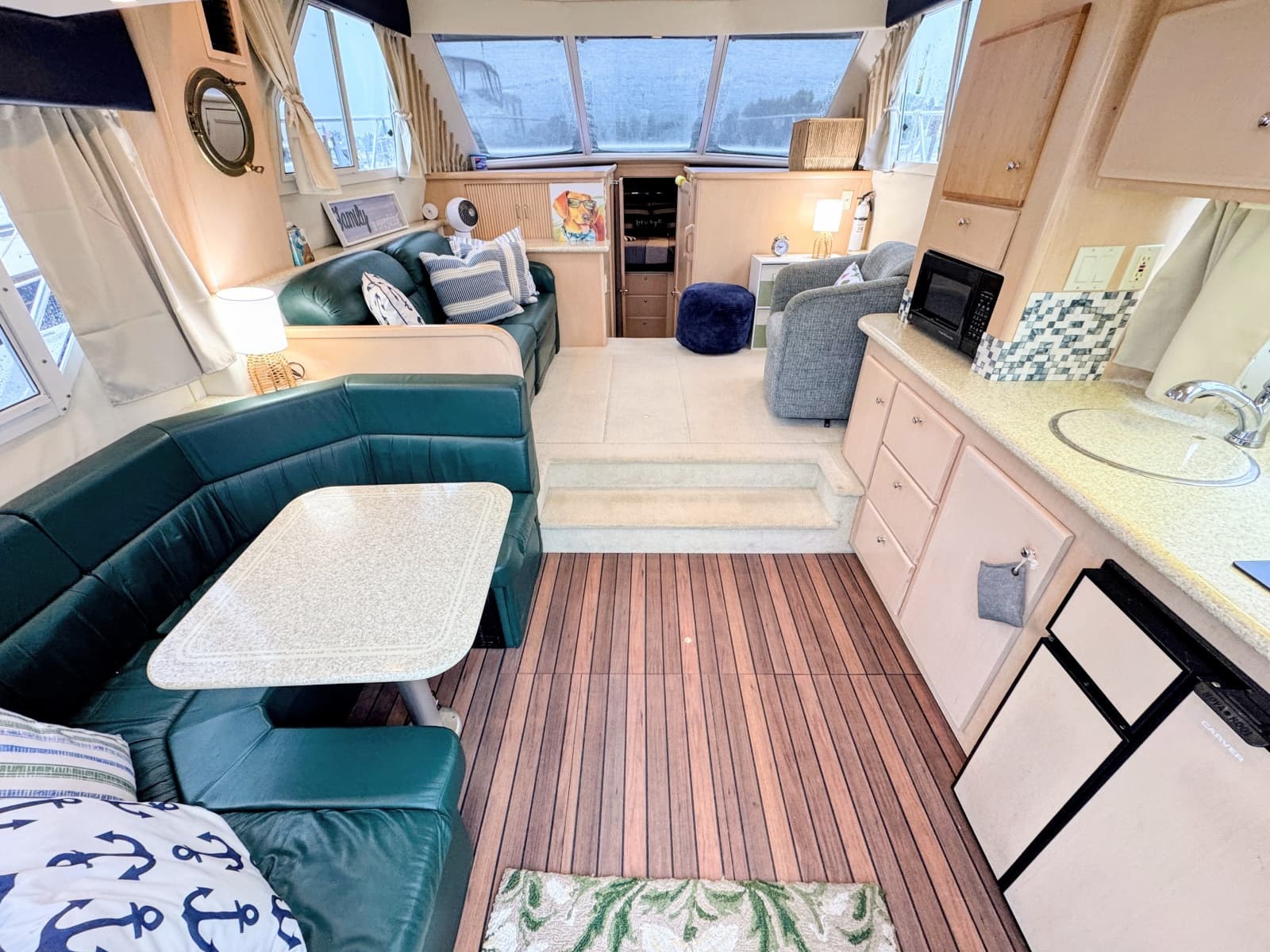 1999 Carver 370 Voyager - Photo 7