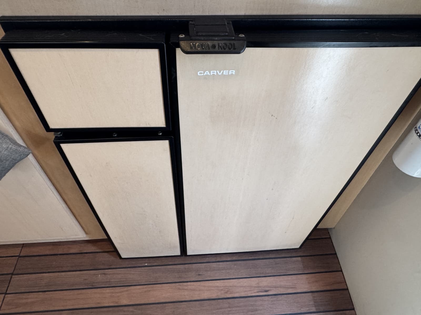 1999 Carver 370 Voyager - Photo 14