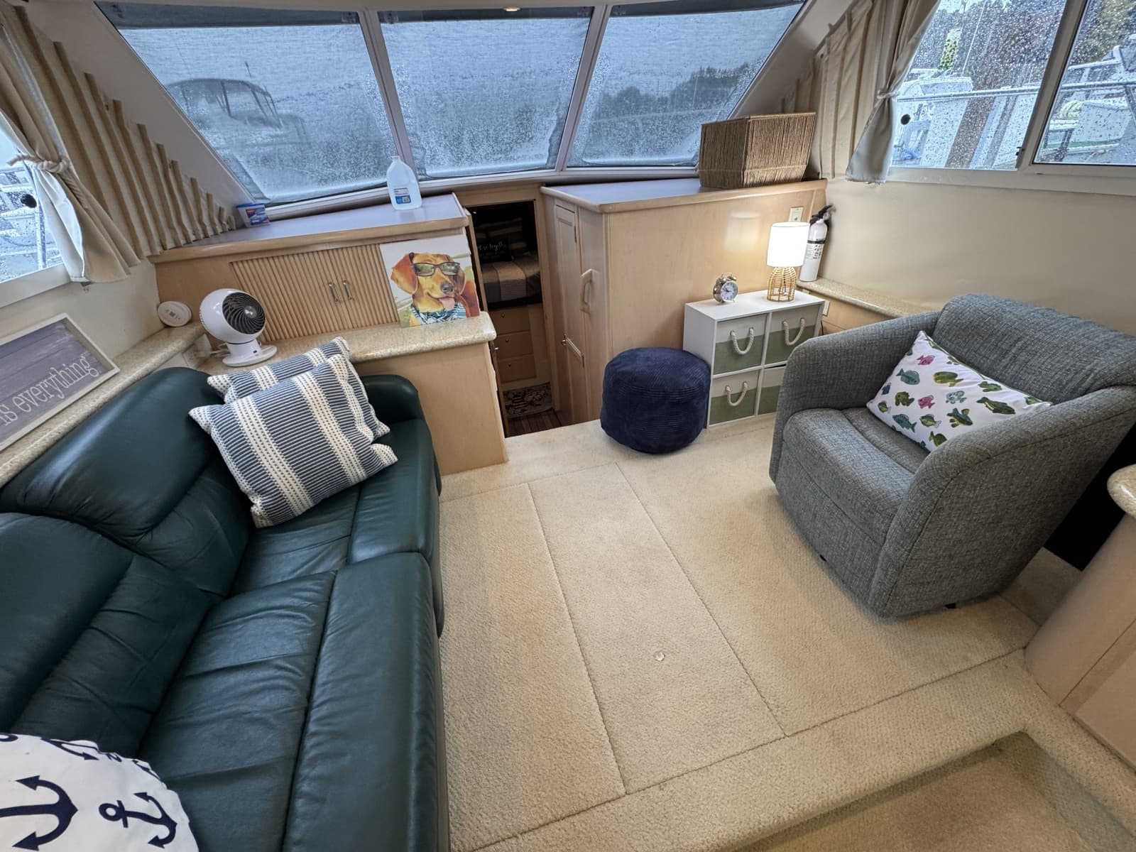 1999 Carver 370 Voyager - Photo 9