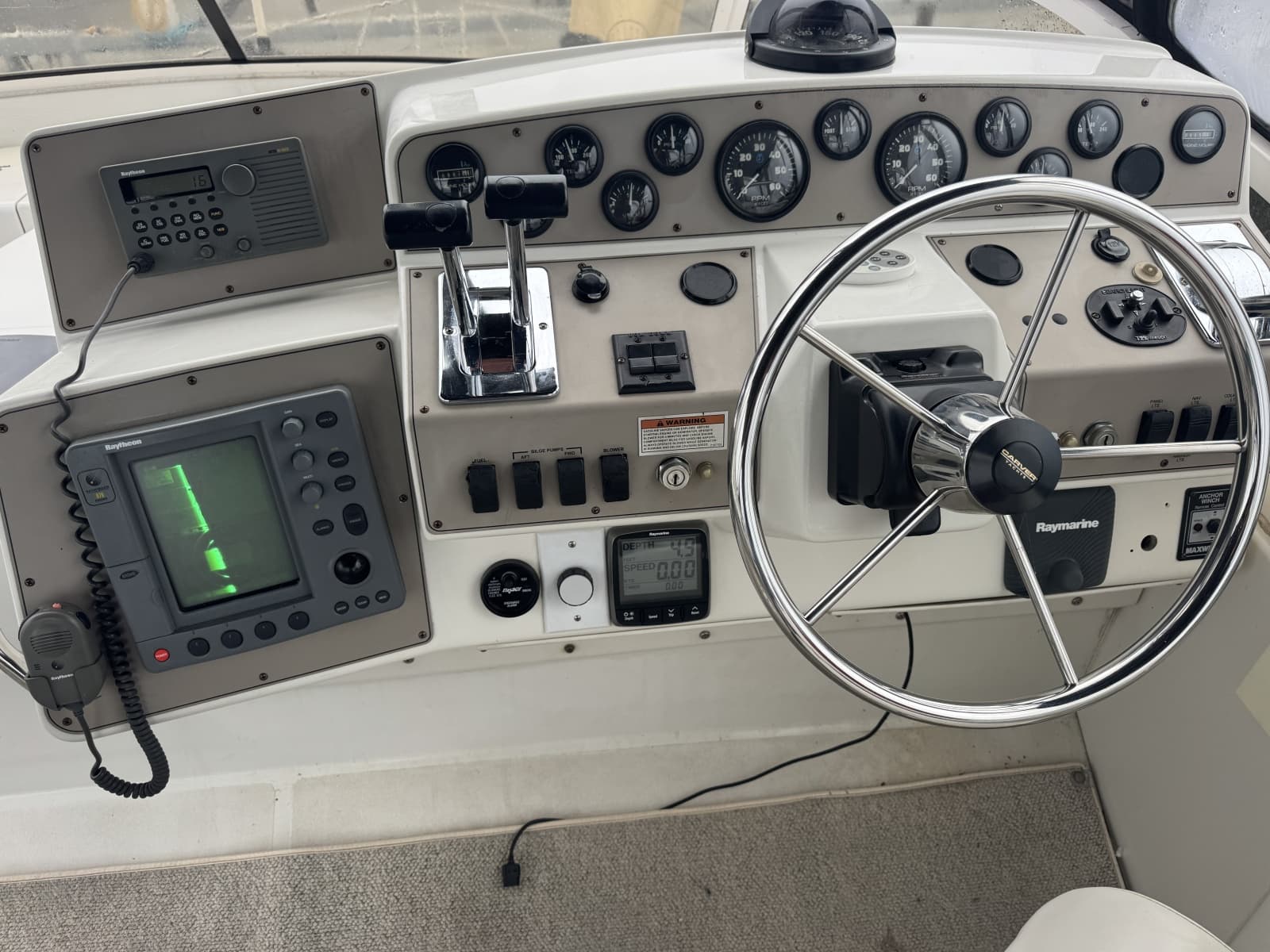1999 Carver 370 Voyager - Photo 5