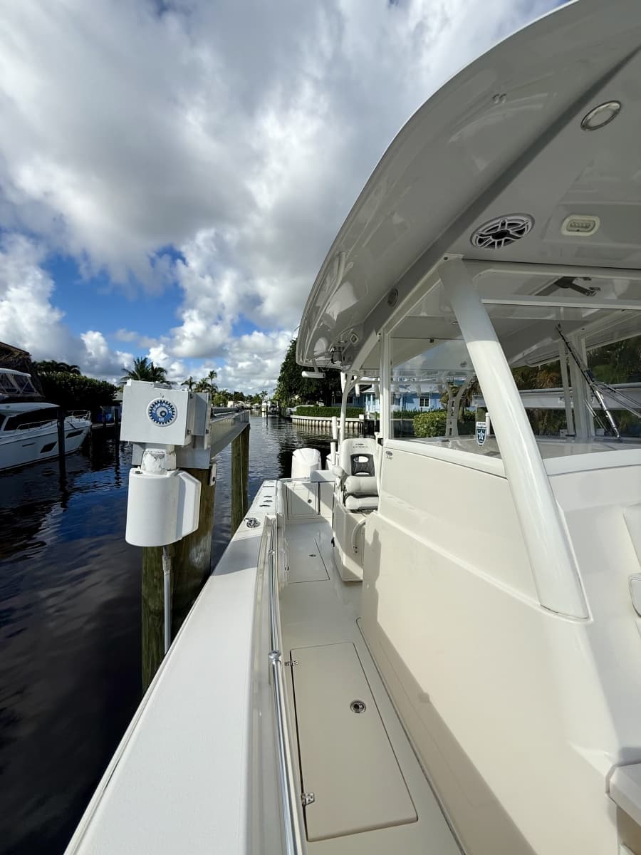 2021 Cobia 350 - Photo 8