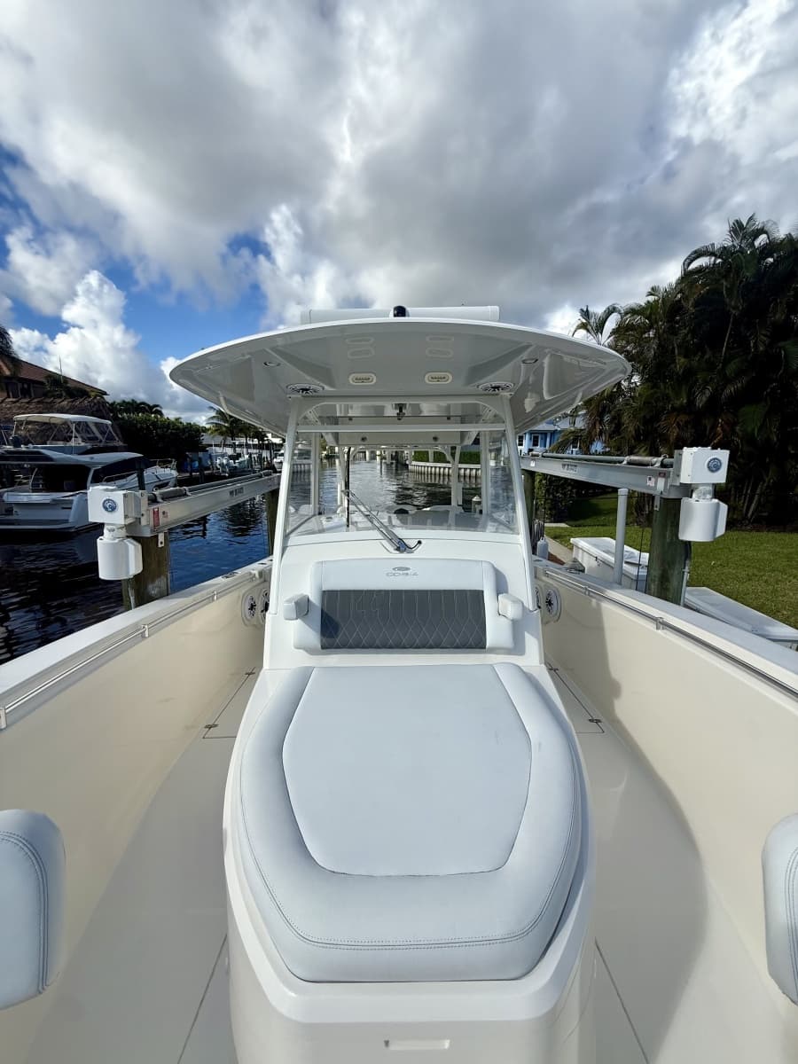 2021 Cobia 350 - Photo 6