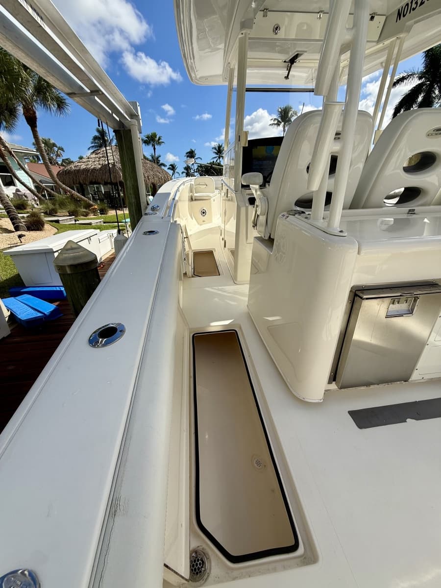 2021 Cobia 350 - Photo 21