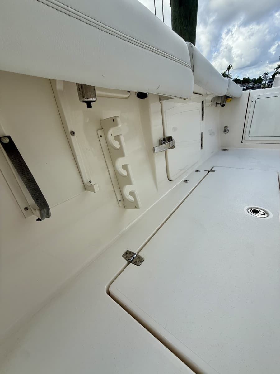 2021 Cobia 350 - Photo 26