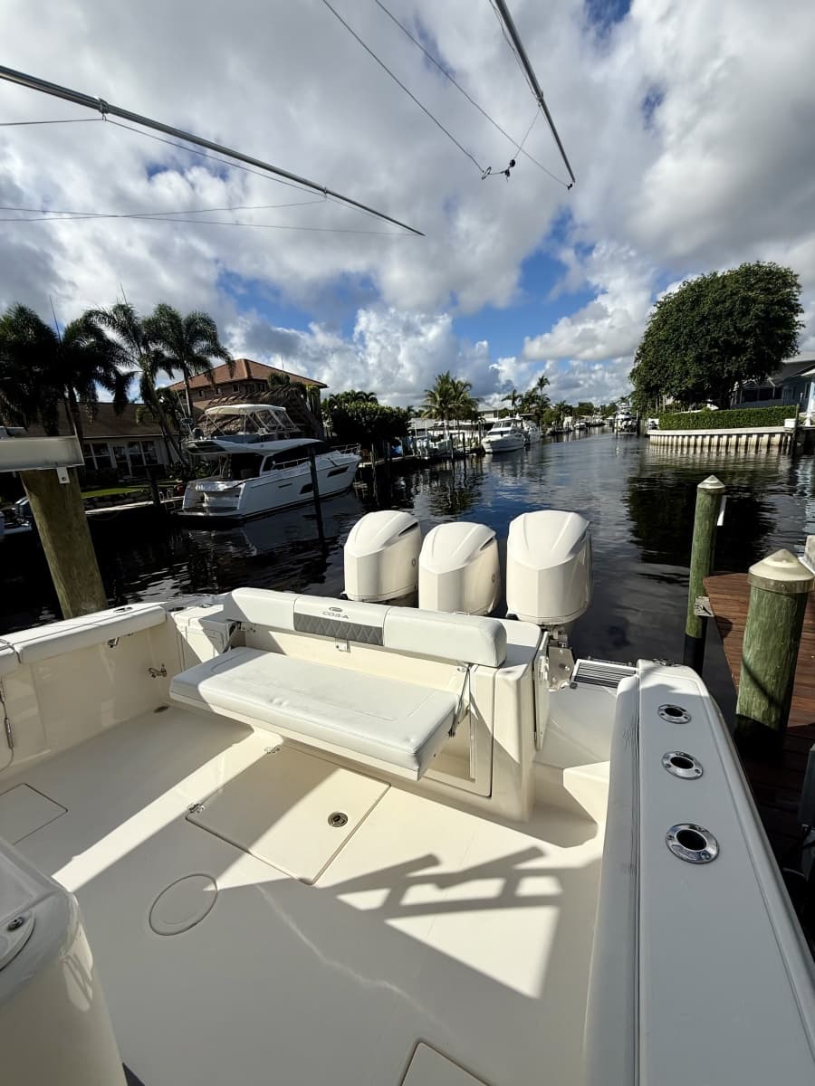 2021 Cobia 350 - Photo 15