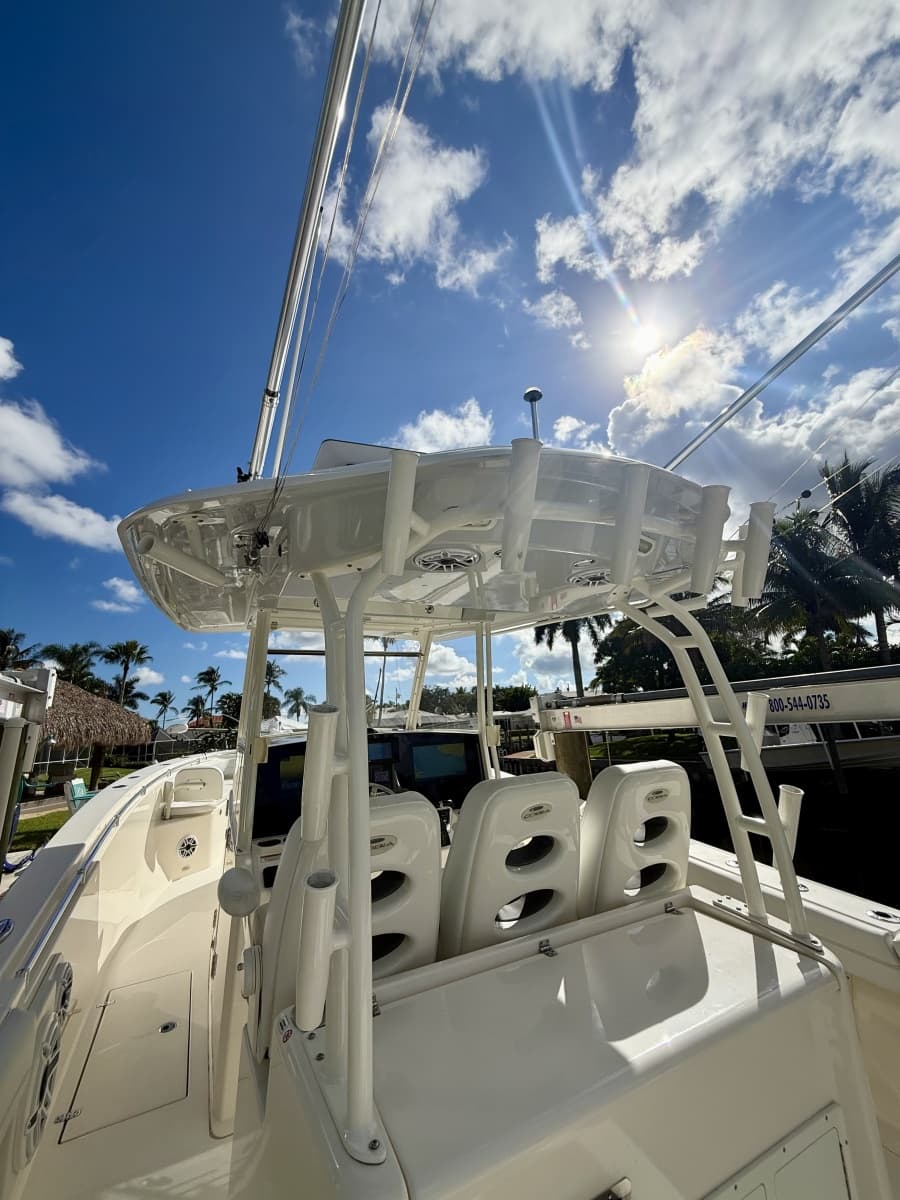 2021 Cobia 350 - Photo 24