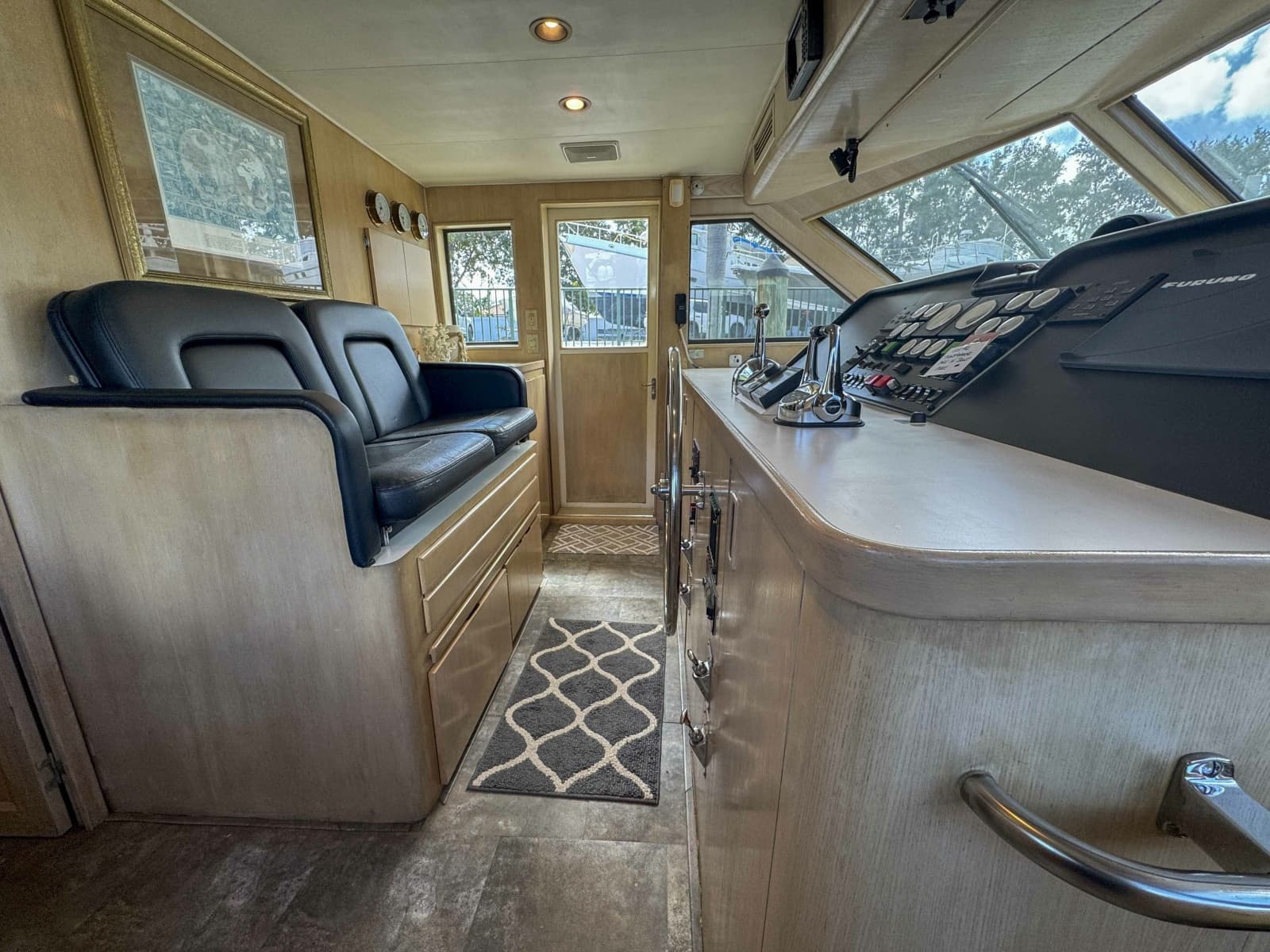 1991 Hatteras 70 Cockpit Motor Yacht - Photo 18