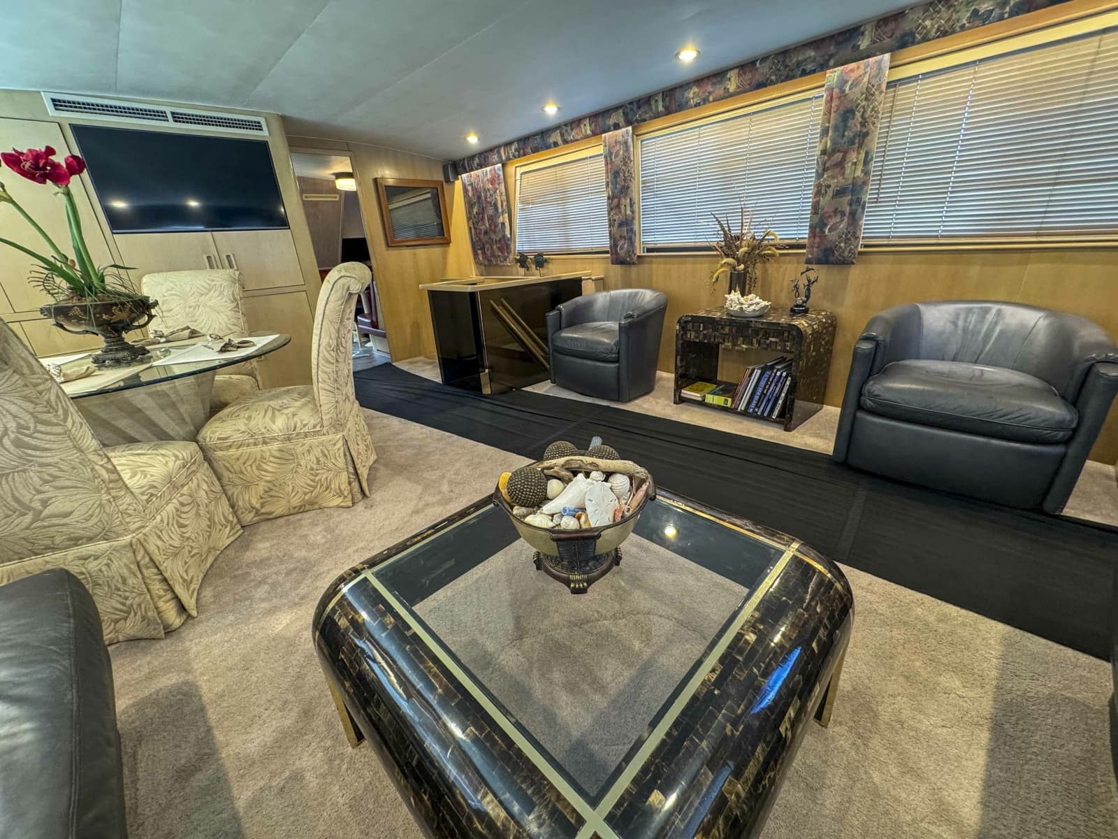 1991 Hatteras 70 Cockpit Motor Yacht - Photo 11