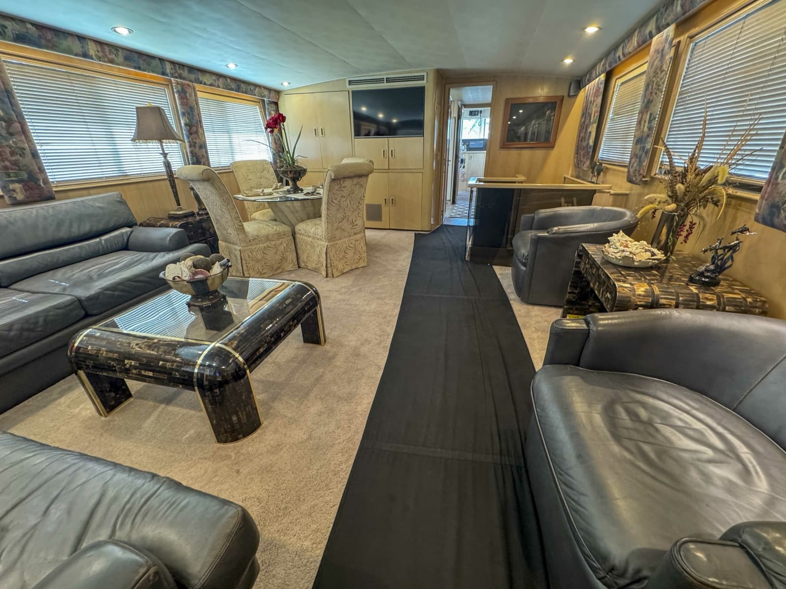 1991 Hatteras 70 Cockpit Motor Yacht - Photo 10