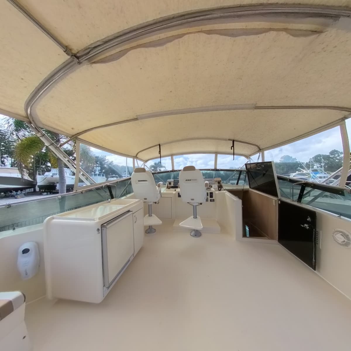 1991 Hatteras 70 Cockpit Motor Yacht - Photo 7