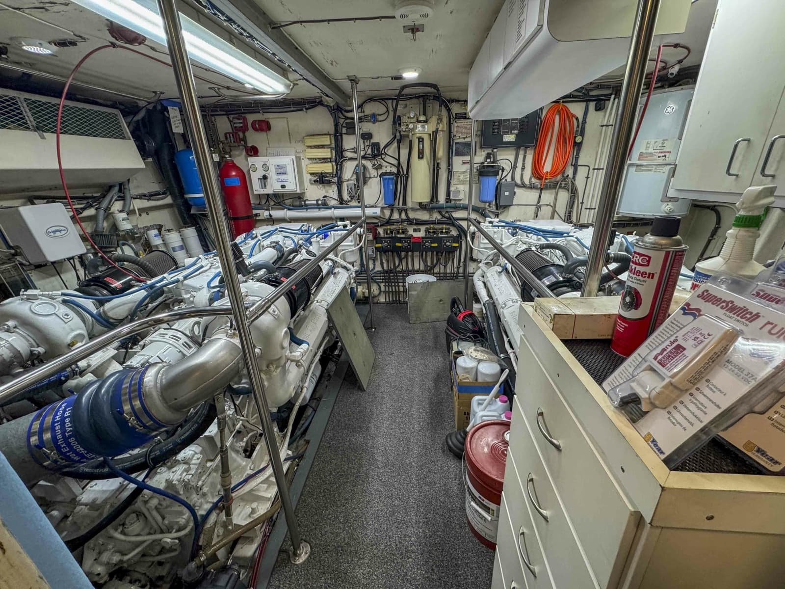 1991 Hatteras 70 Cockpit Motor Yacht - Photo 35