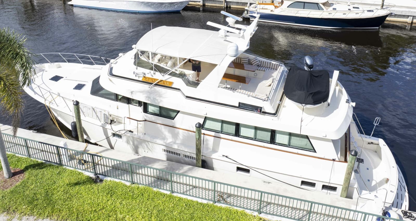 1991 Hatteras 70 Cockpit Motor Yacht - Photo 4