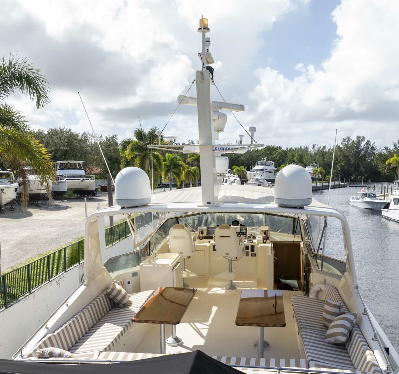 1991 Hatteras 70 Cockpit Motor Yacht - Photo 5
