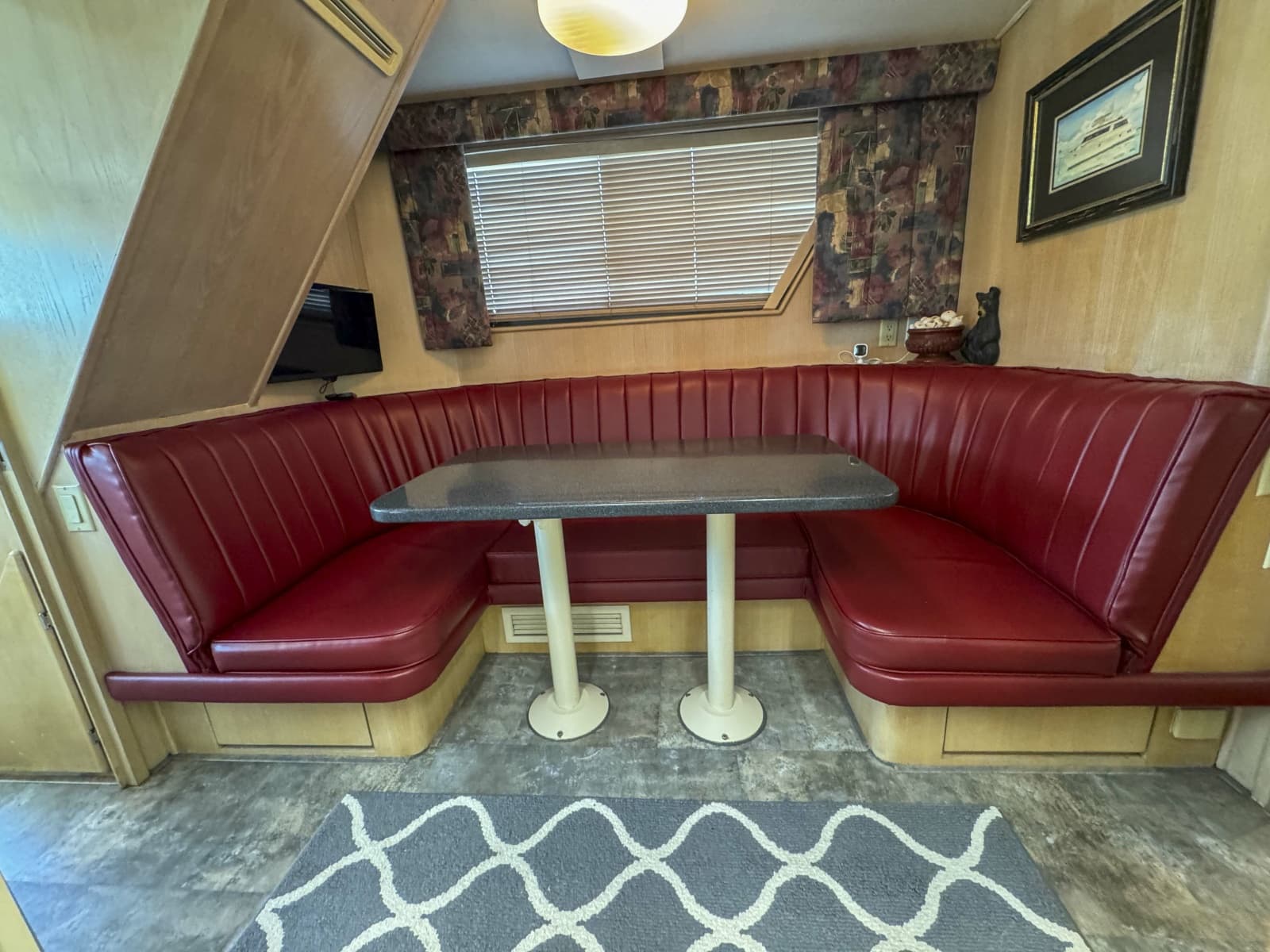 1991 Hatteras 70 Cockpit Motor Yacht - Photo 17