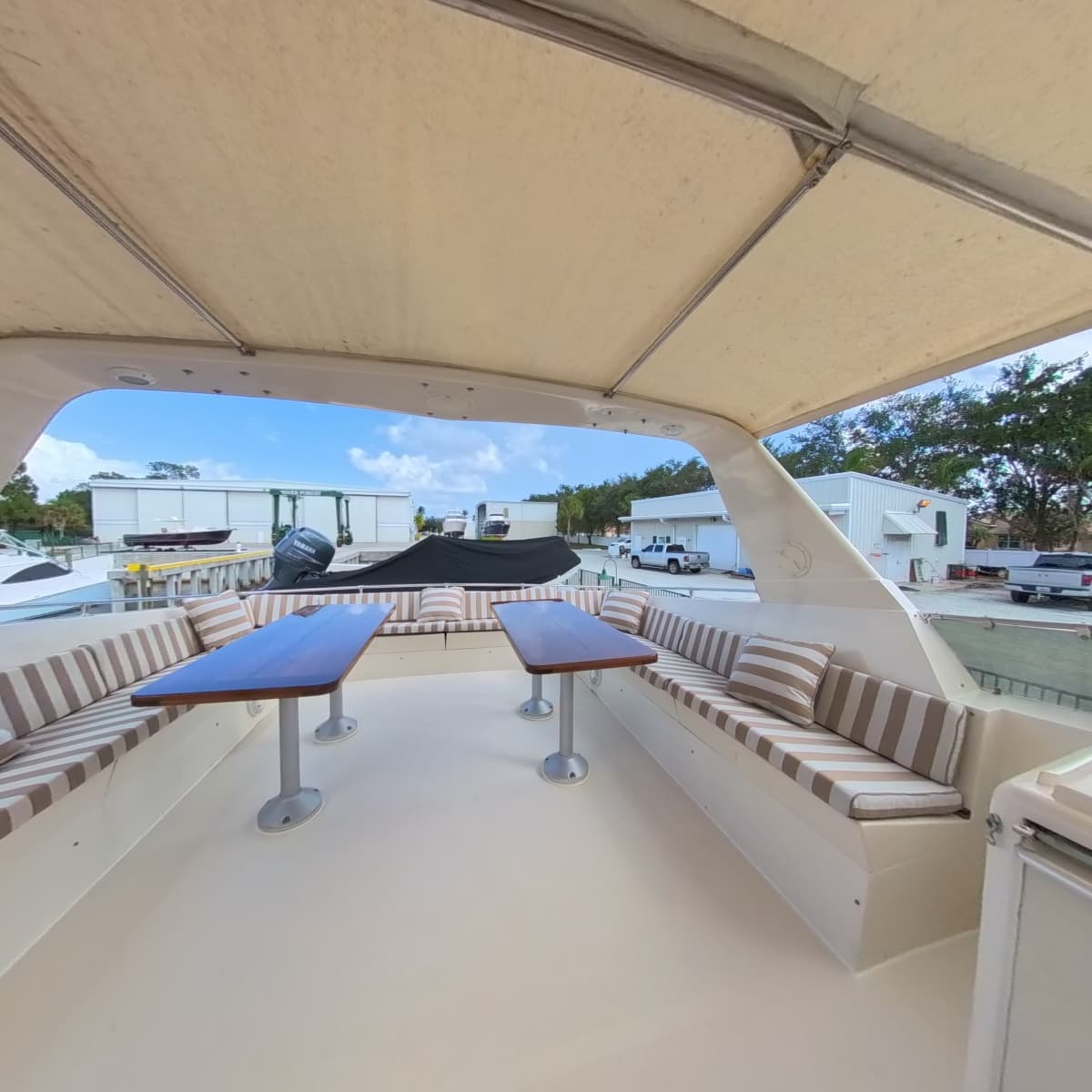 1991 Hatteras 70 Cockpit Motor Yacht - Photo 6