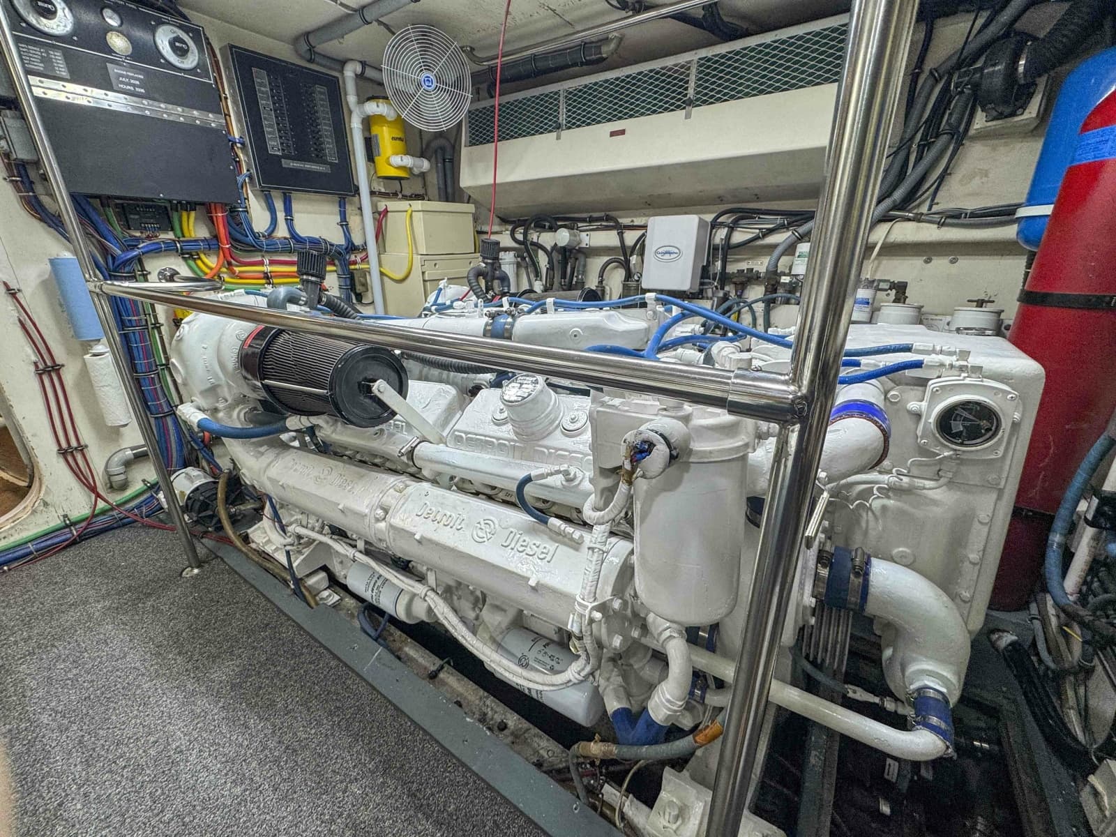 1991 Hatteras 70 Cockpit Motor Yacht - Photo 38