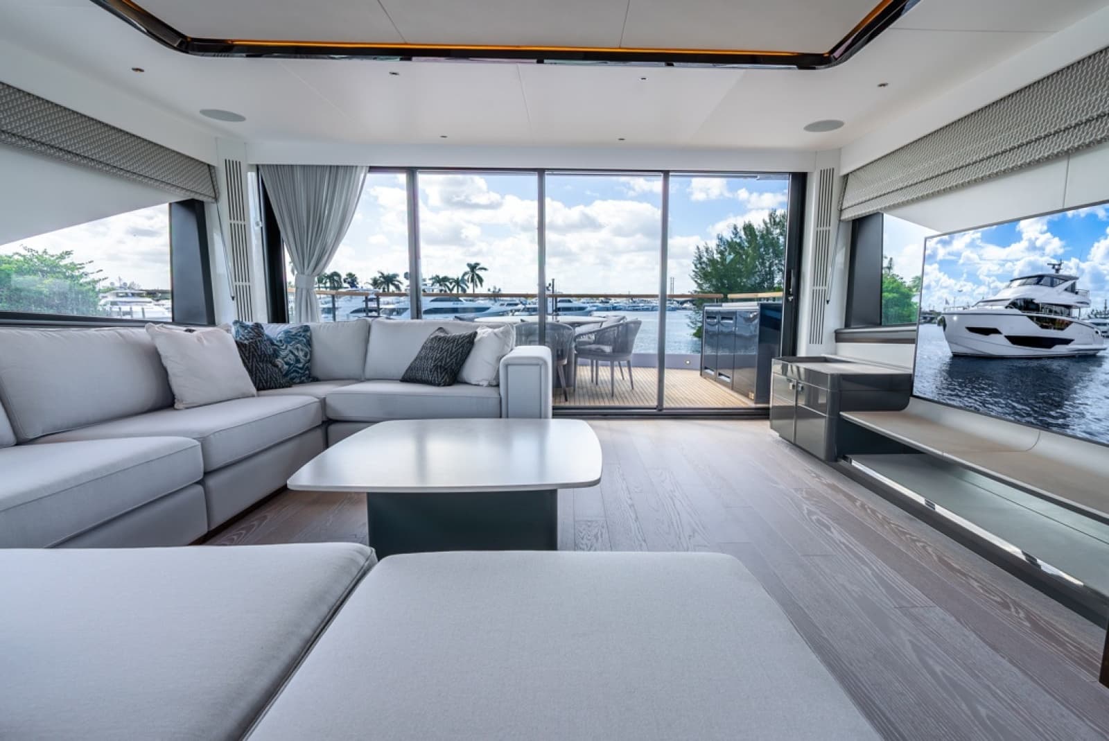 2025 Sunseeker 90 Ocean Enclosed - Photo 6