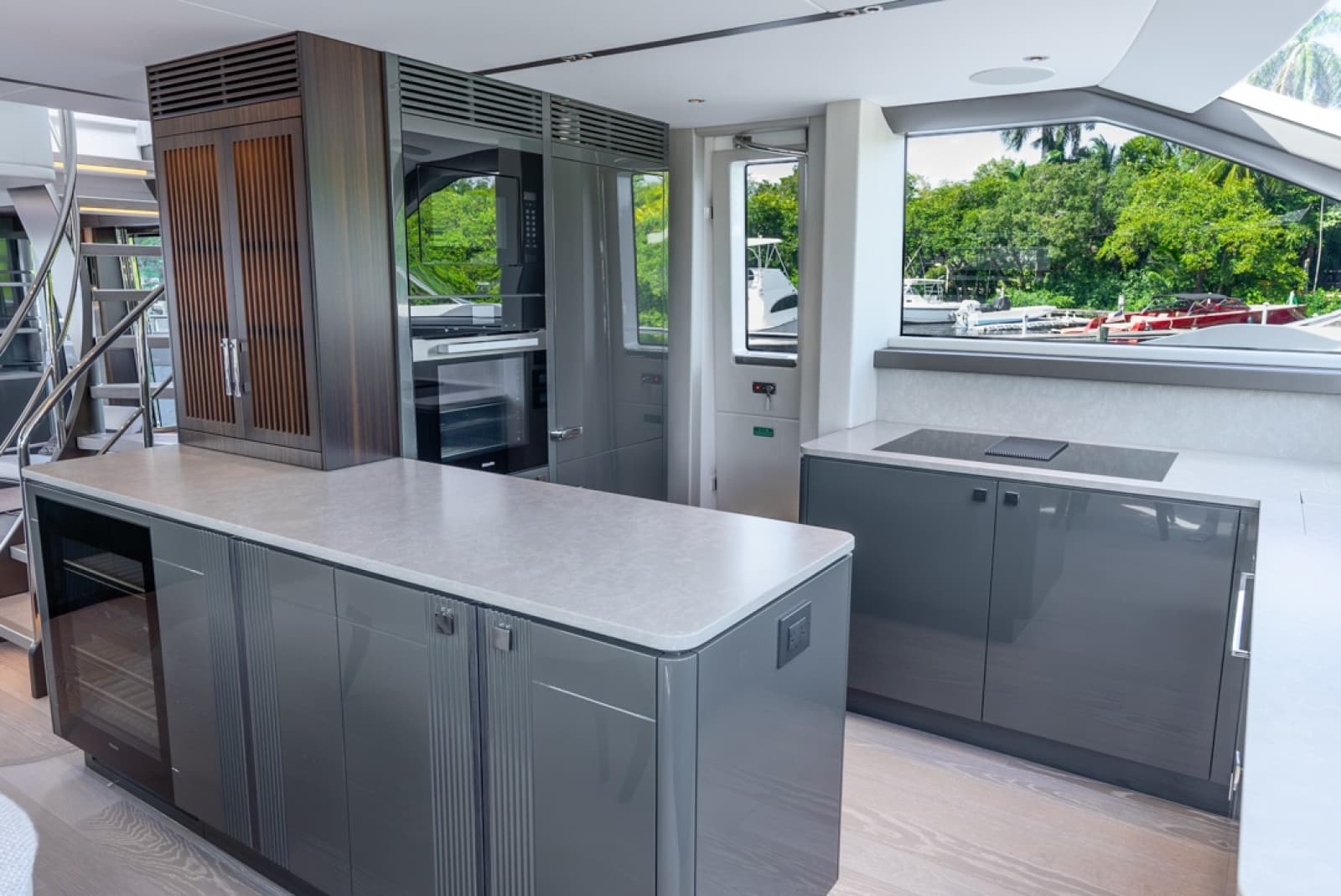 2025 Sunseeker 90 Ocean Enclosed - Photo 4