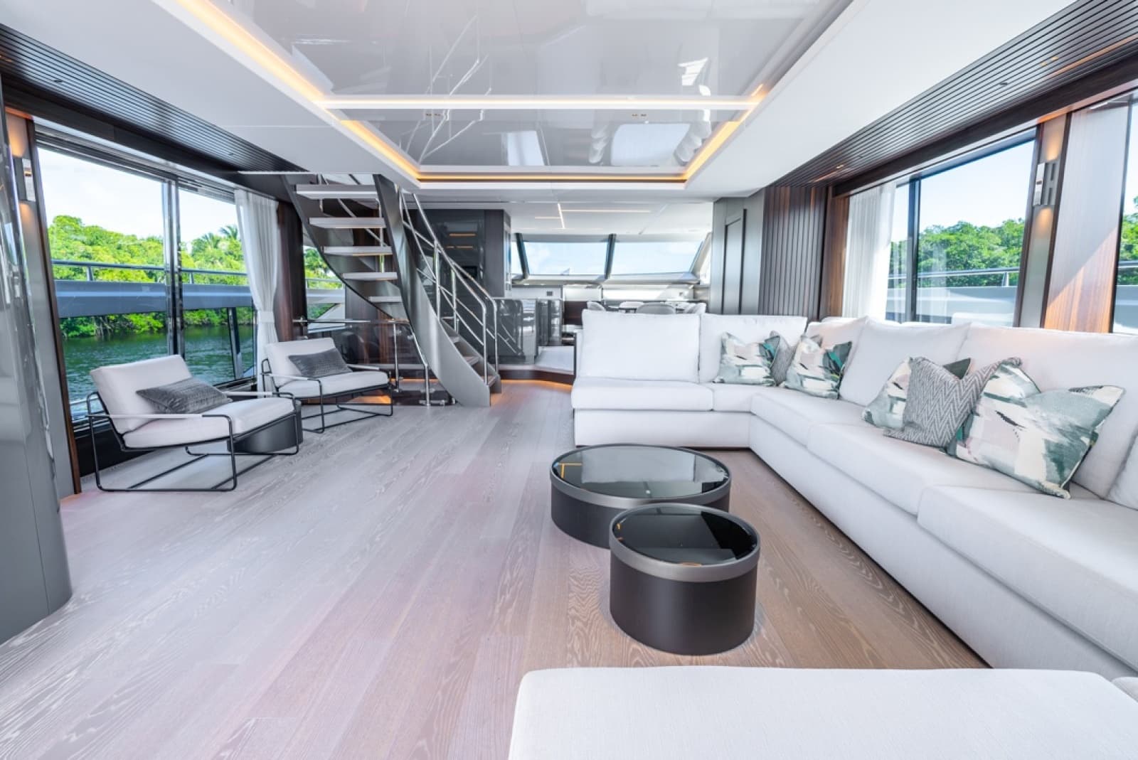 2025 Sunseeker 90 Ocean Enclosed - Photo 3