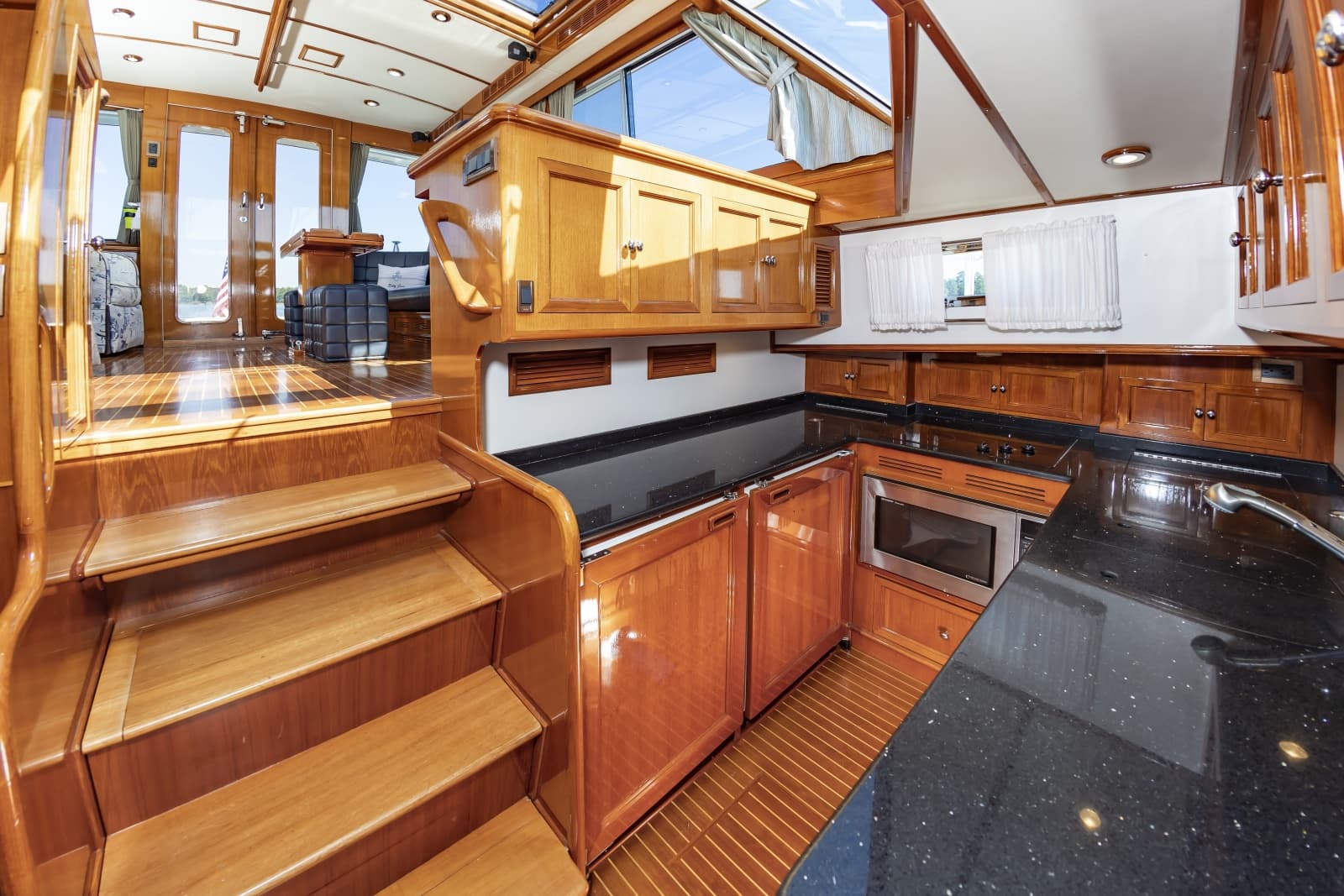 2007 Grand Banks  - Photo 26