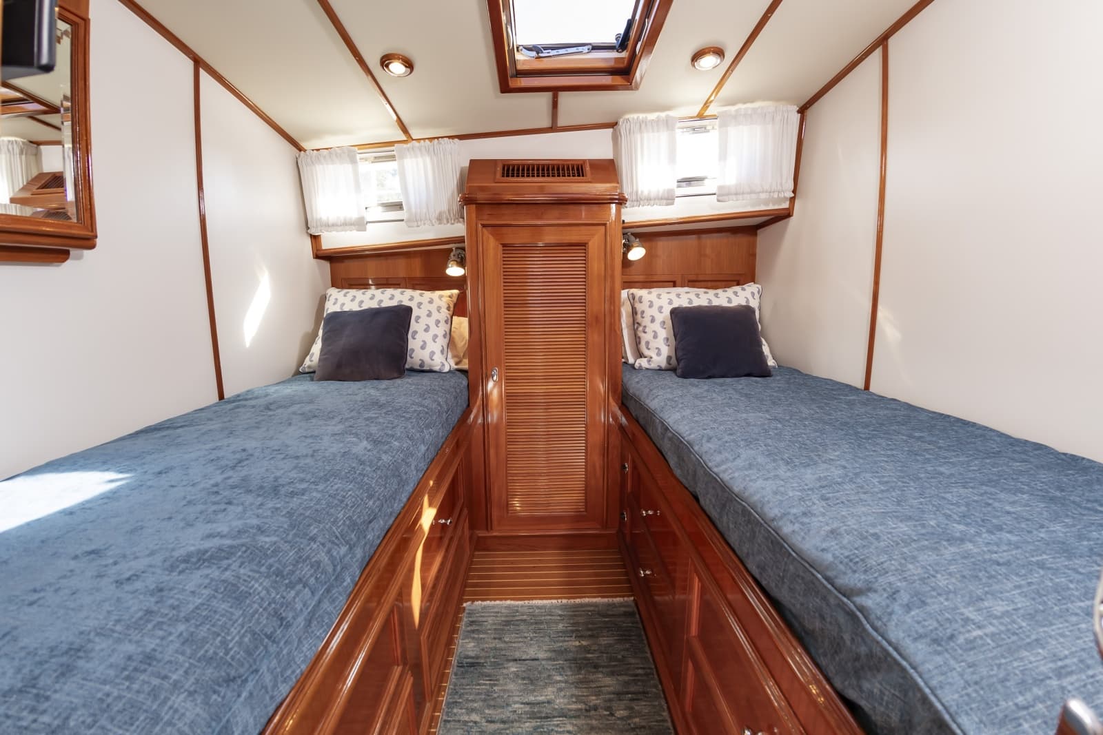 2007 Grand Banks  - Photo 34