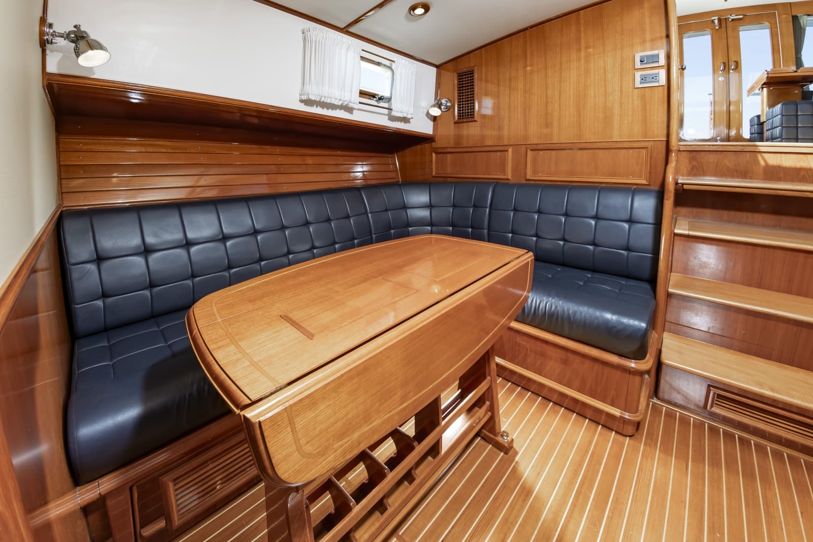 2007 Grand Banks  - Photo 30