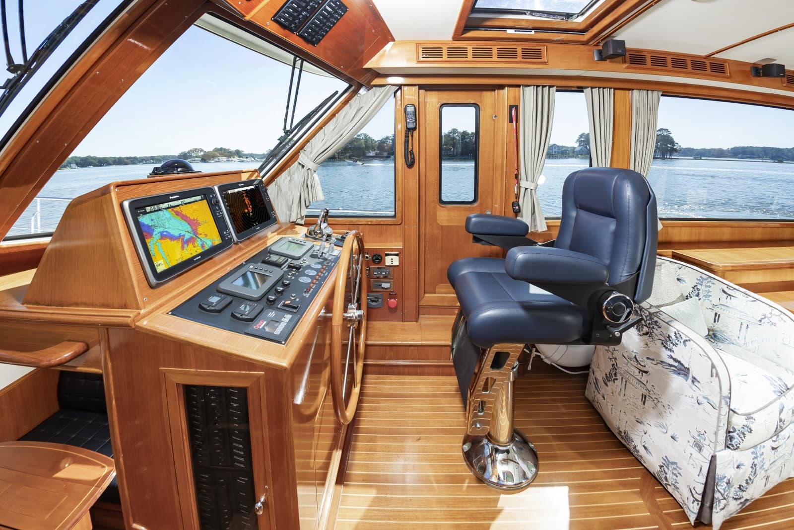 2007 Grand Banks  - Photo 22