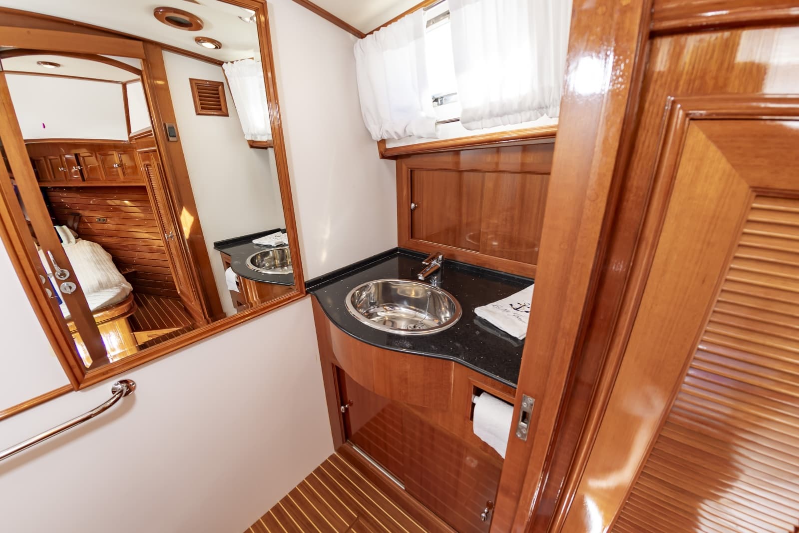 2007 Grand Banks  - Photo 49