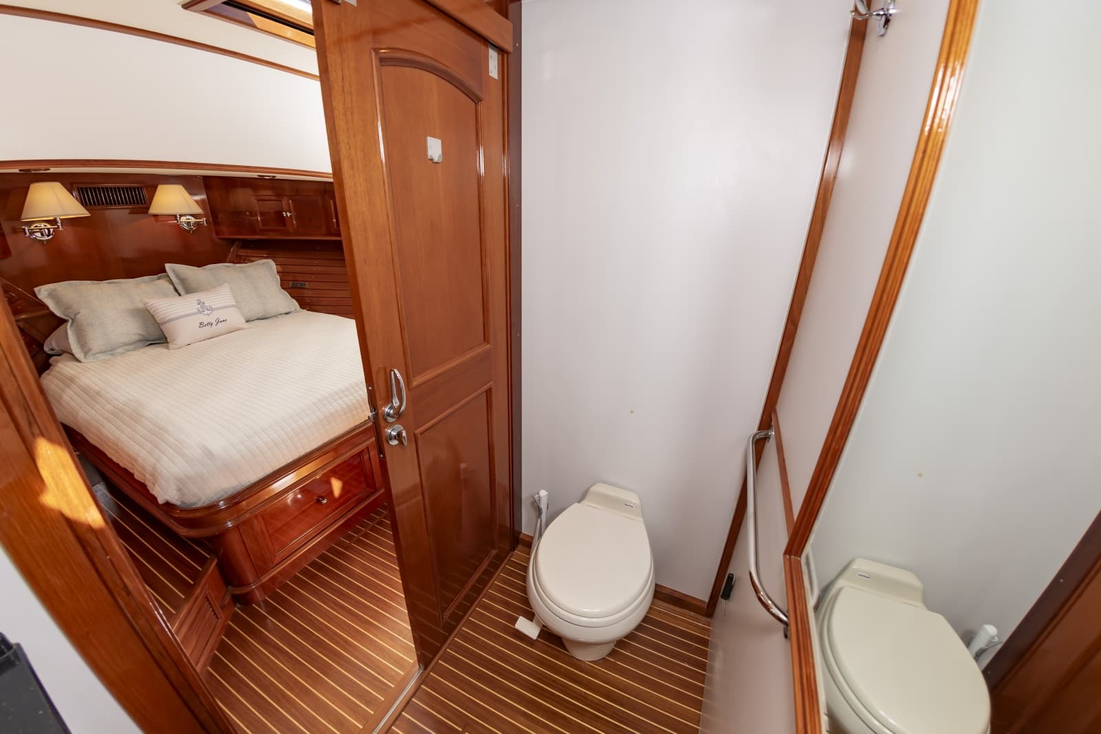 2007 Grand Banks  - Photo 50