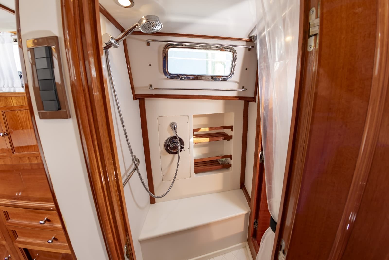 2007 Grand Banks  - Photo 40