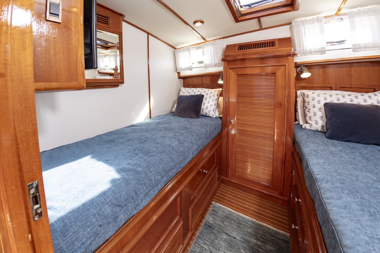 2007 Grand Banks  - Photo 35