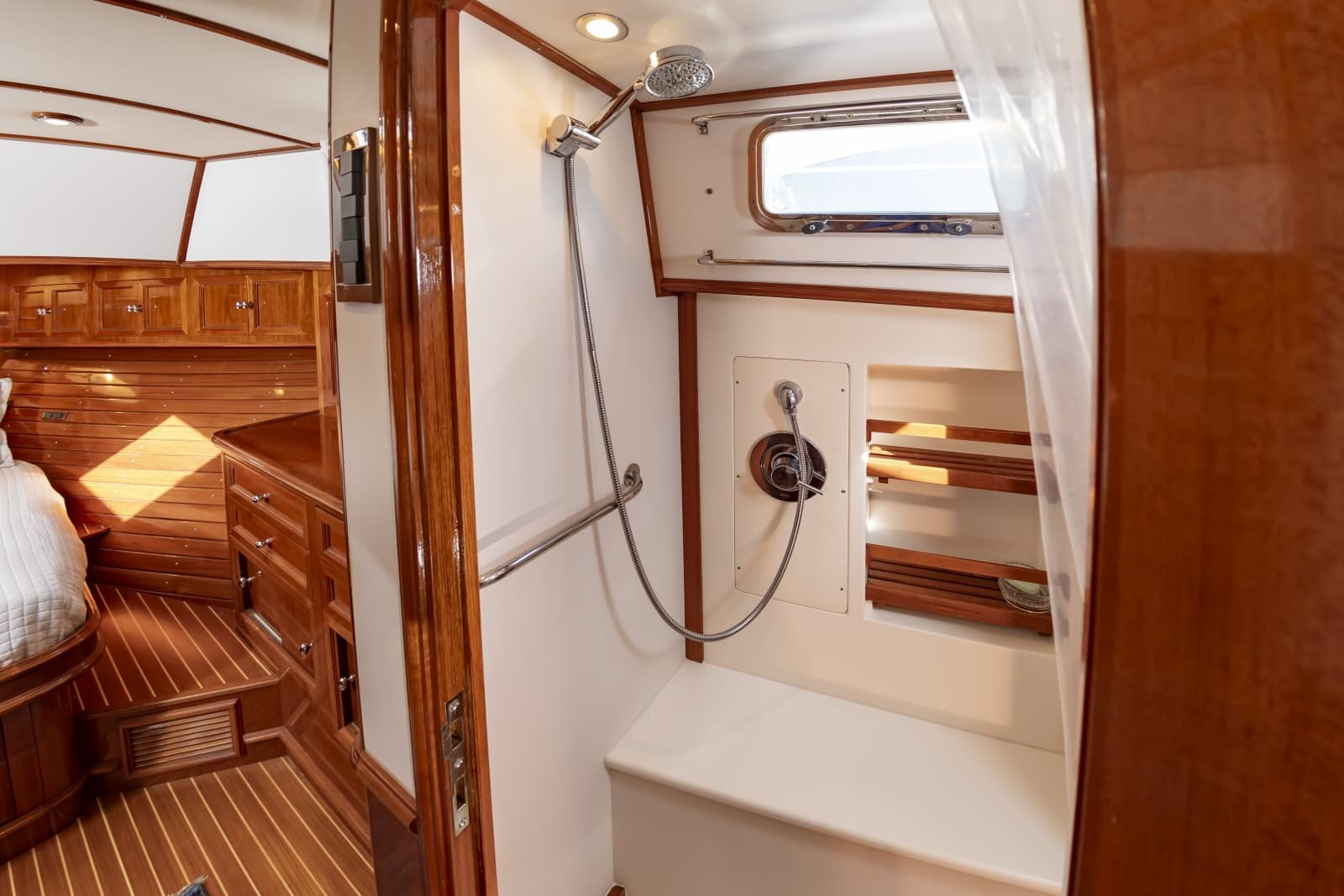 2007 Grand Banks  - Photo 41