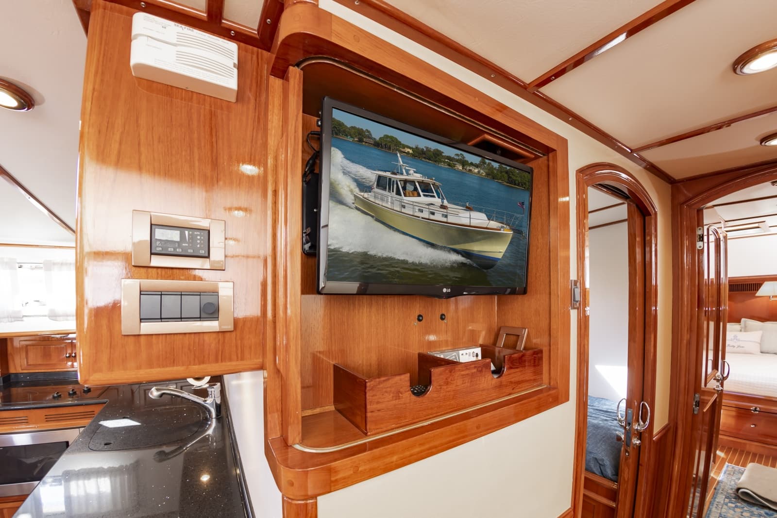 2007 Grand Banks  - Photo 33